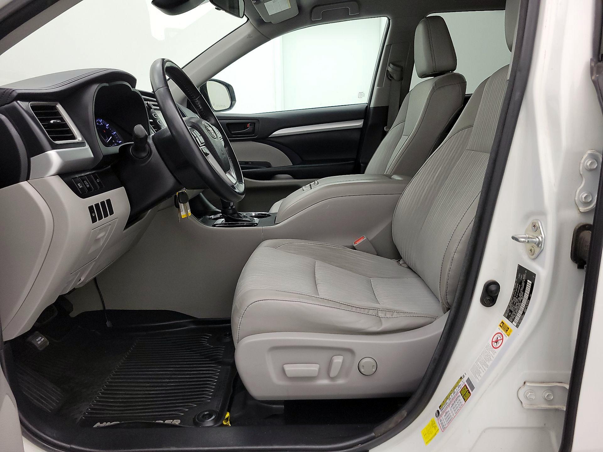 Thumbnail: 2018 Toyota Highlander - 11