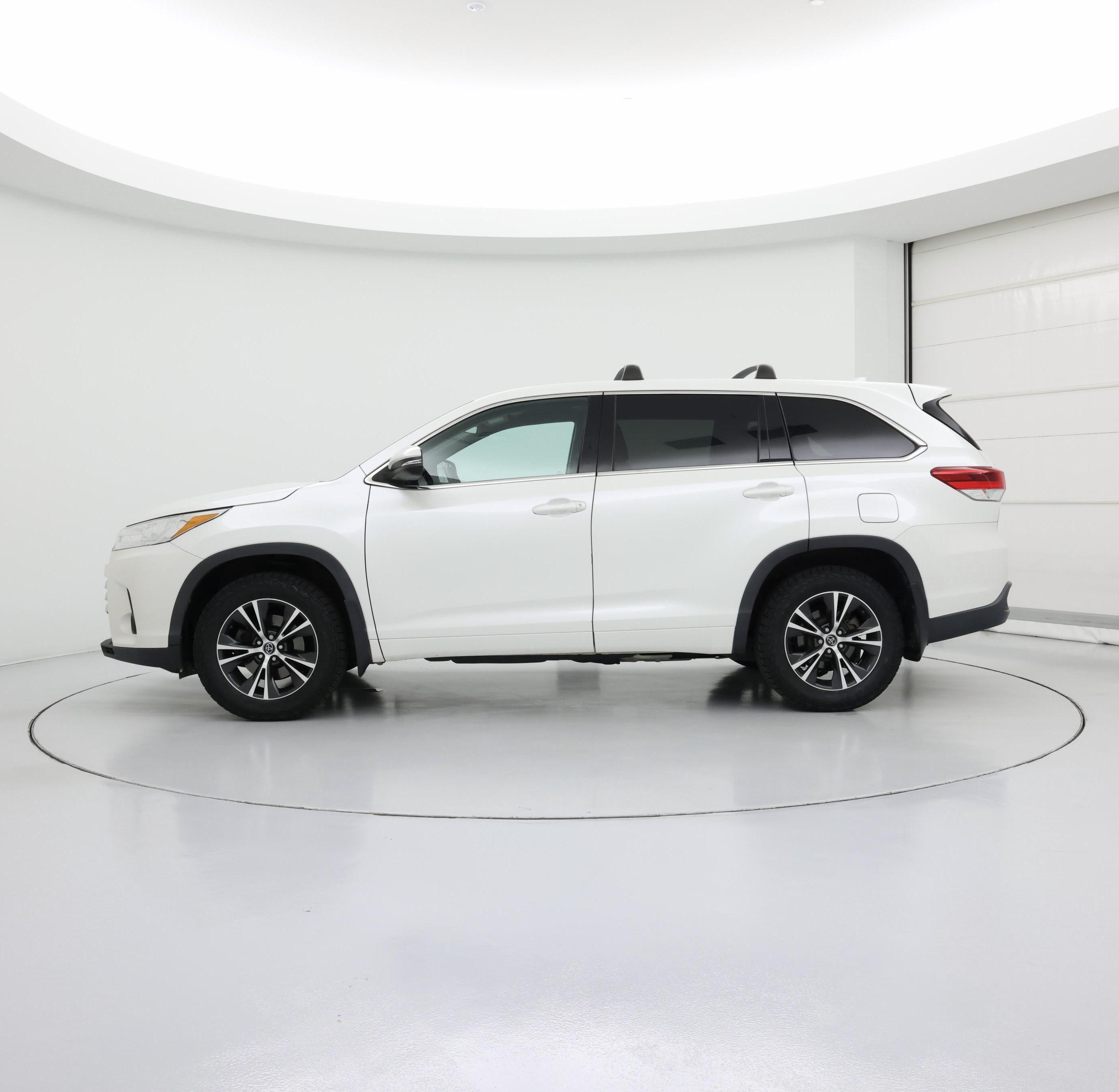 Thumbnail: 2018 Toyota Highlander - 3