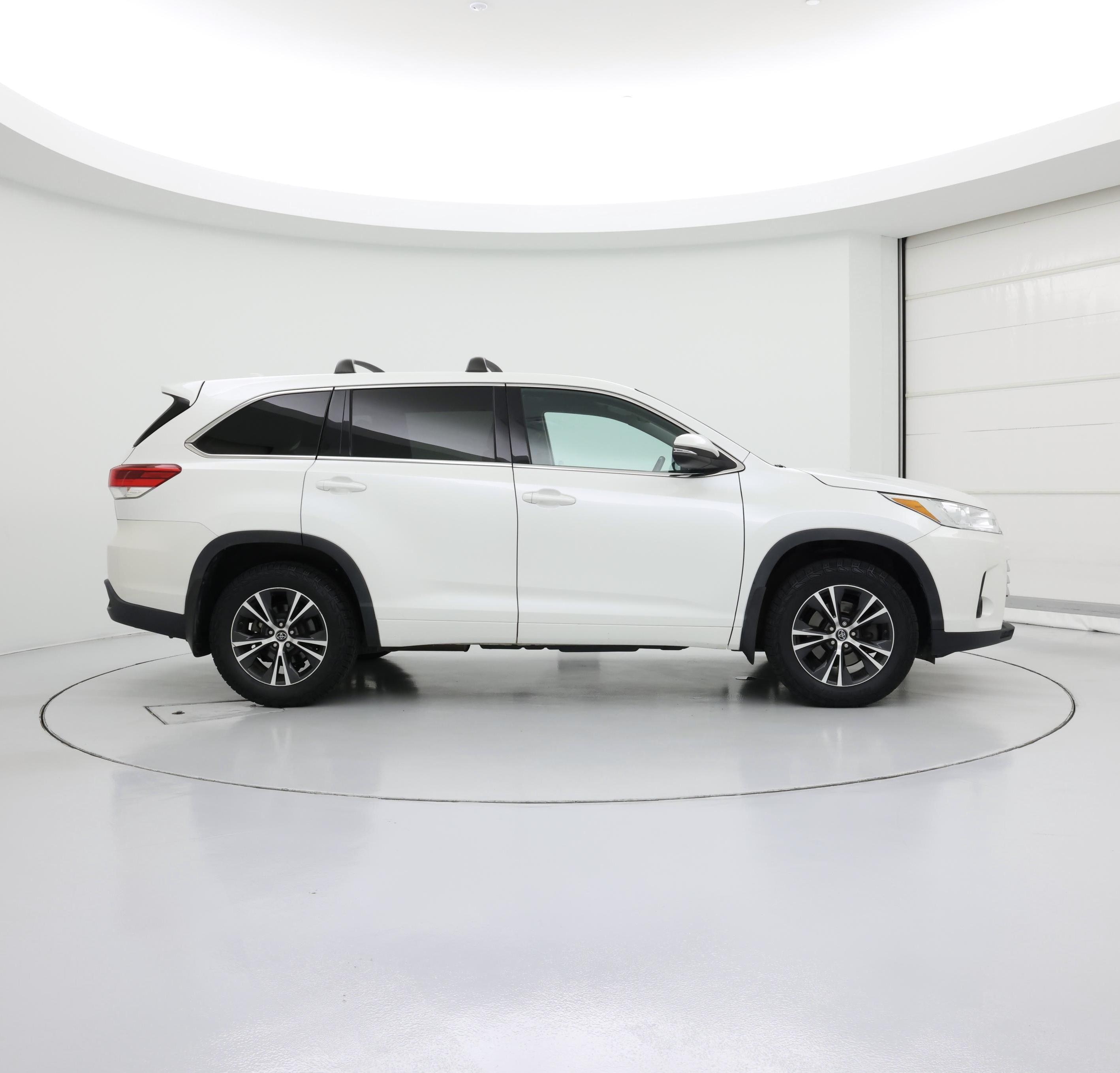 Thumbnail: 2018 Toyota Highlander - 7