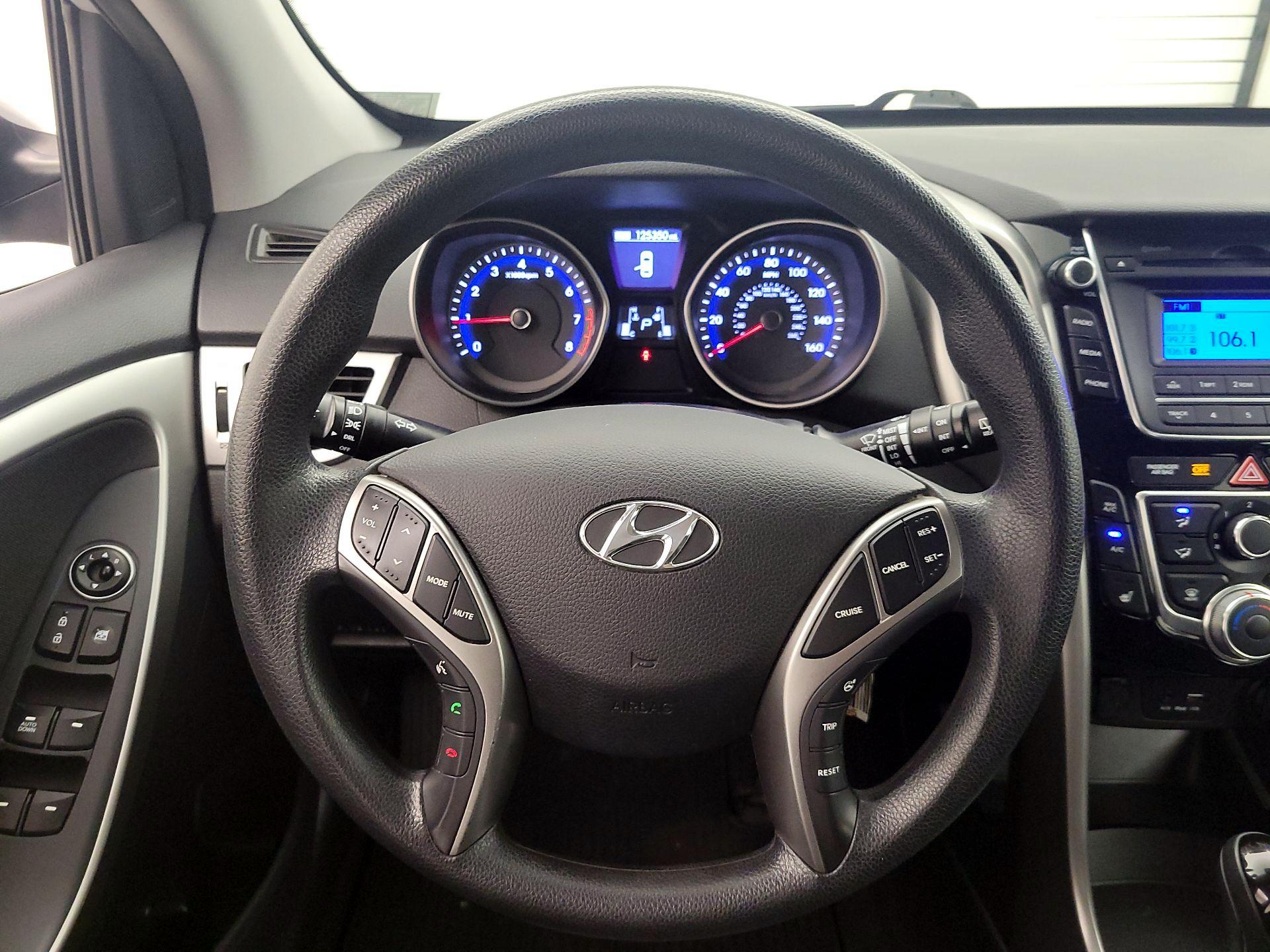 Thumbnail: 2016 Hyundai Elantra - 10