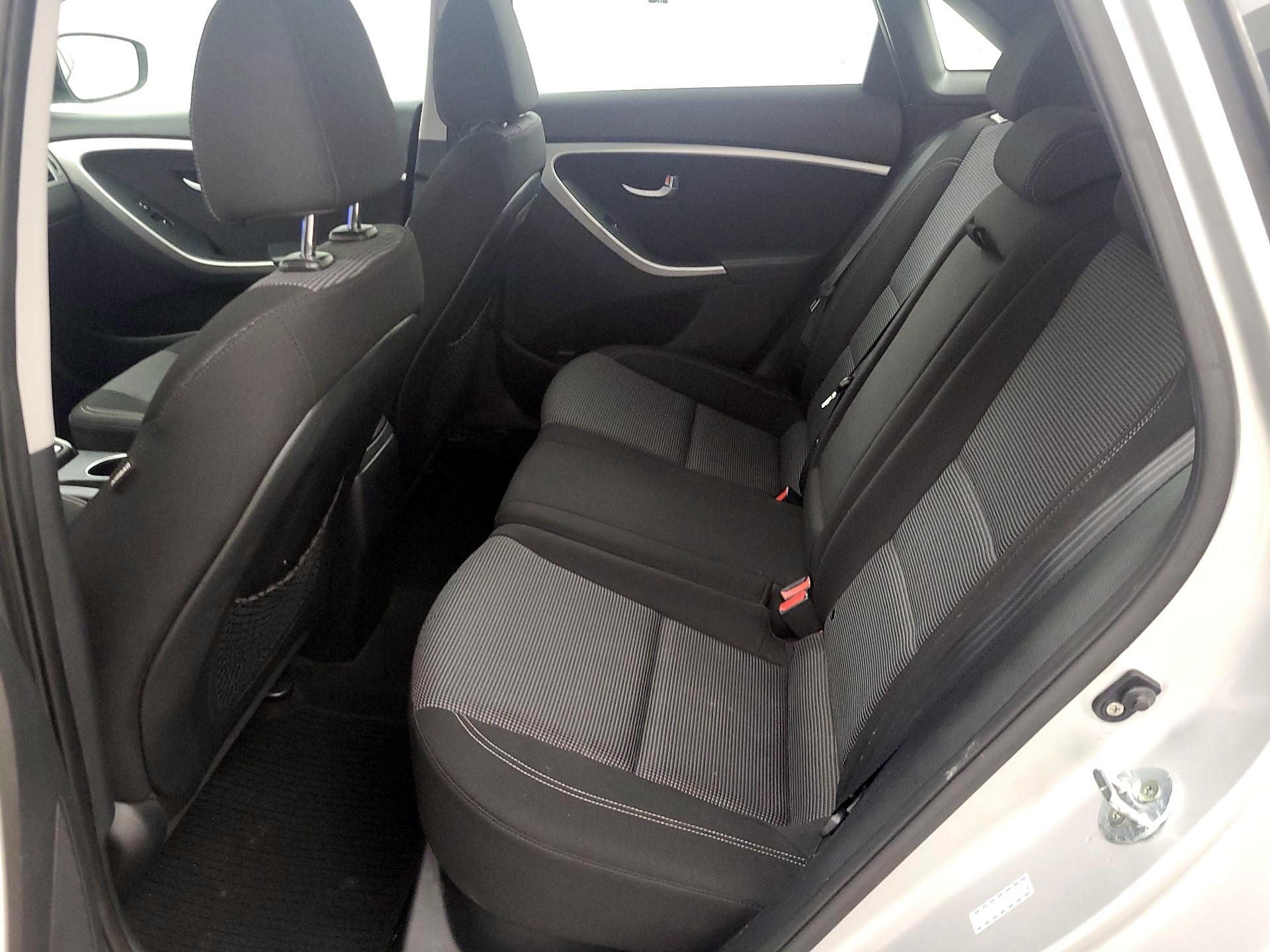 Thumbnail: 2016 Hyundai Elantra - 18