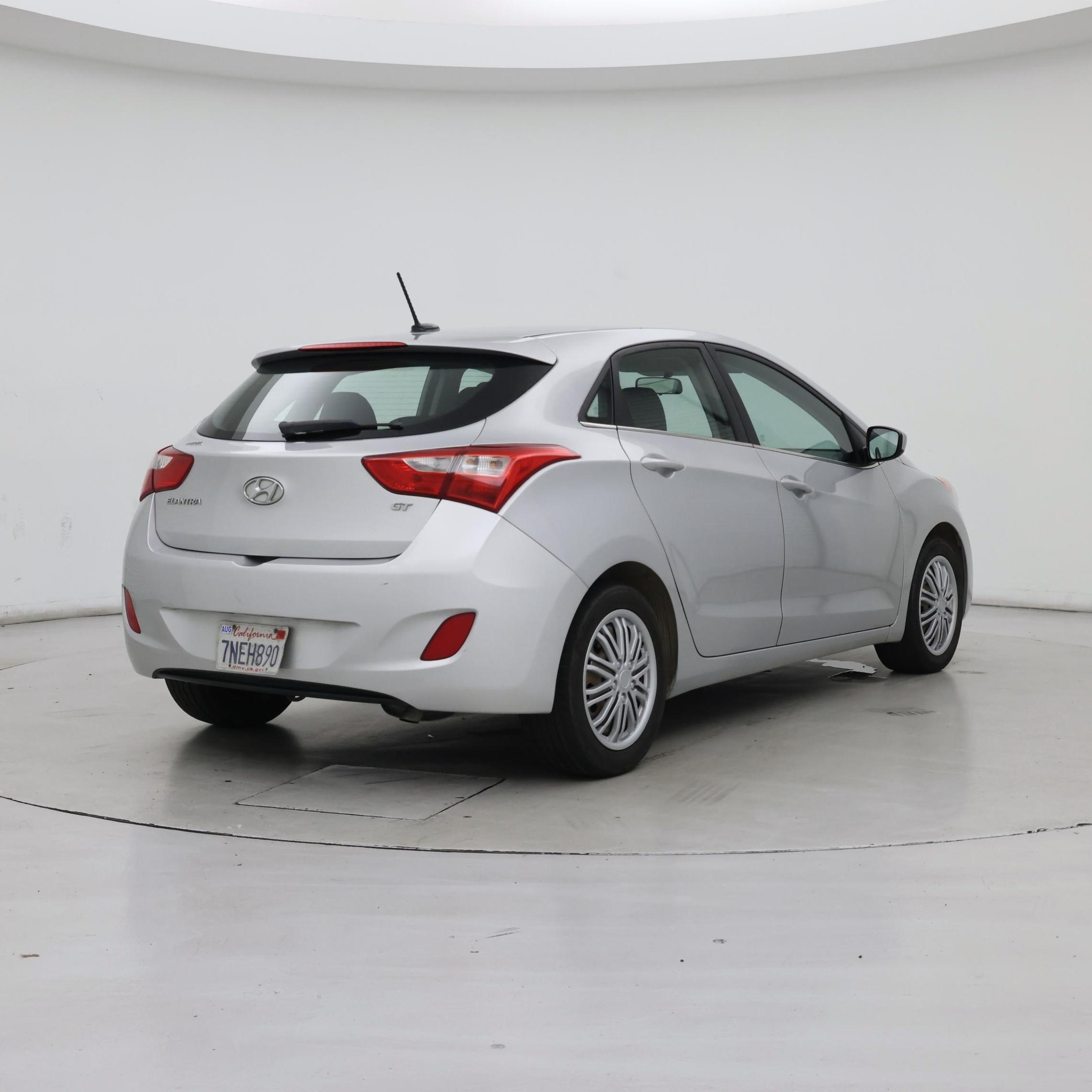 Thumbnail: 2016 Hyundai Elantra - 8
