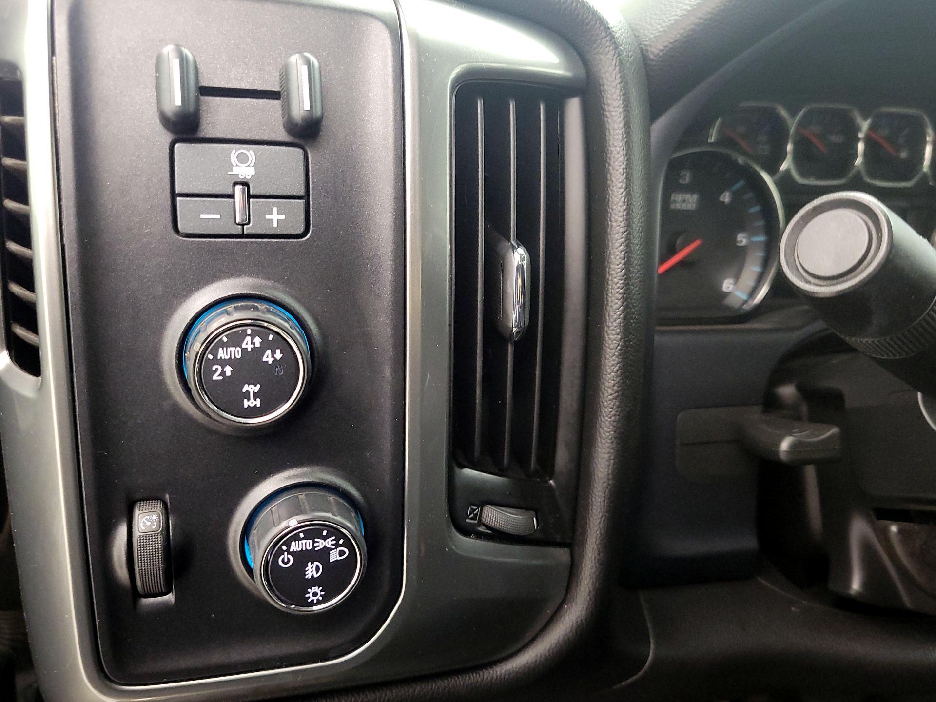 Thumbnail: 2015 Chevrolet Silverado 1500 - 13