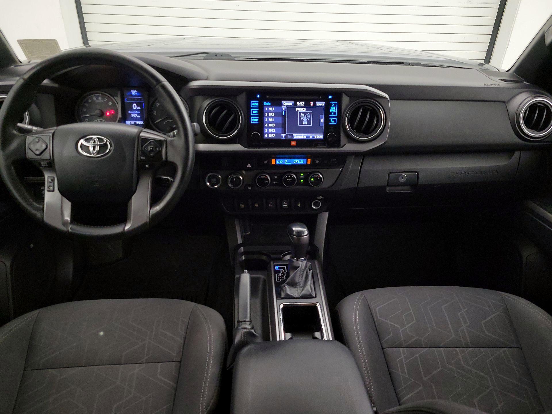 Thumbnail: 2016 Toyota Tacoma - 9