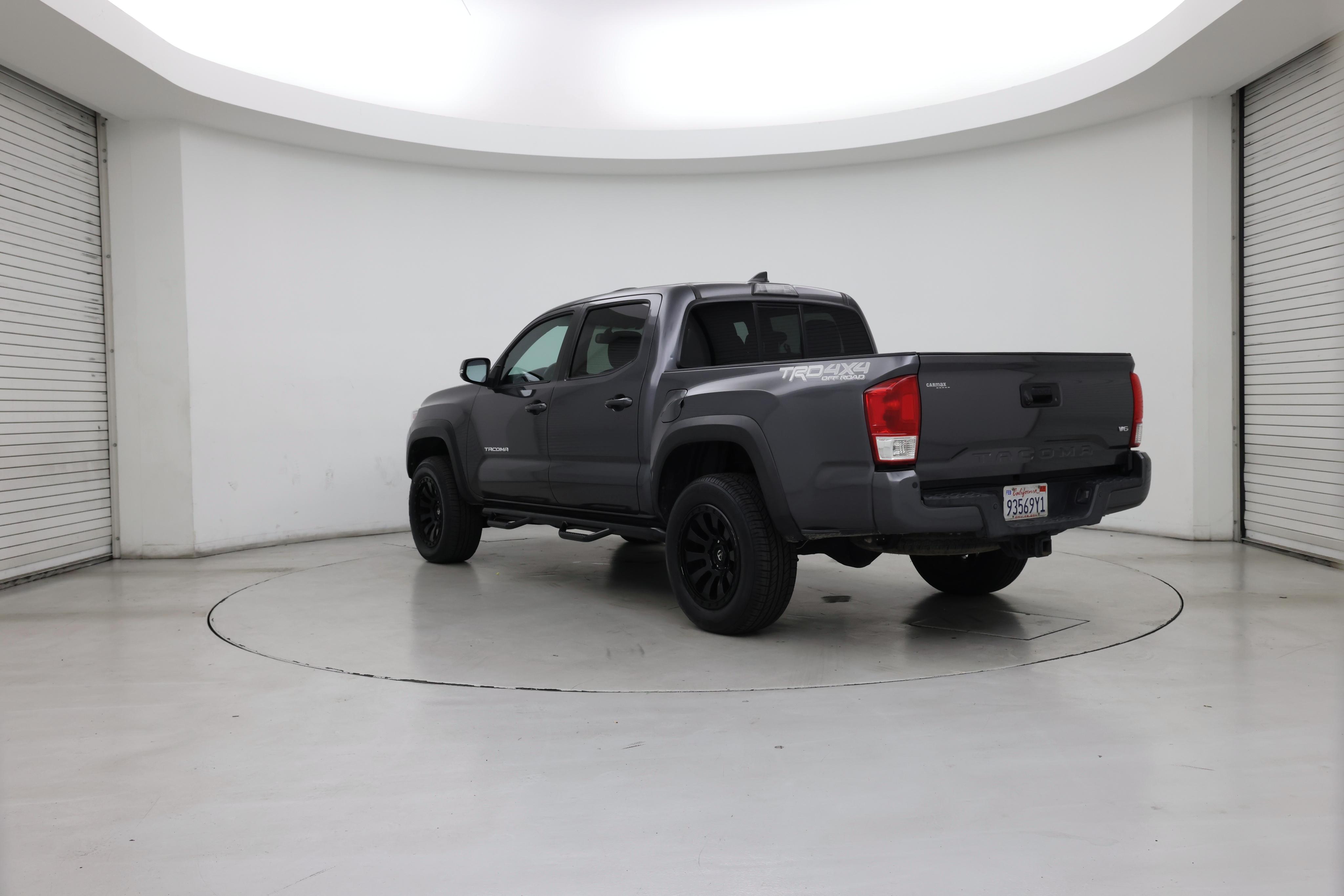 Thumbnail: 2016 Toyota Tacoma - 2