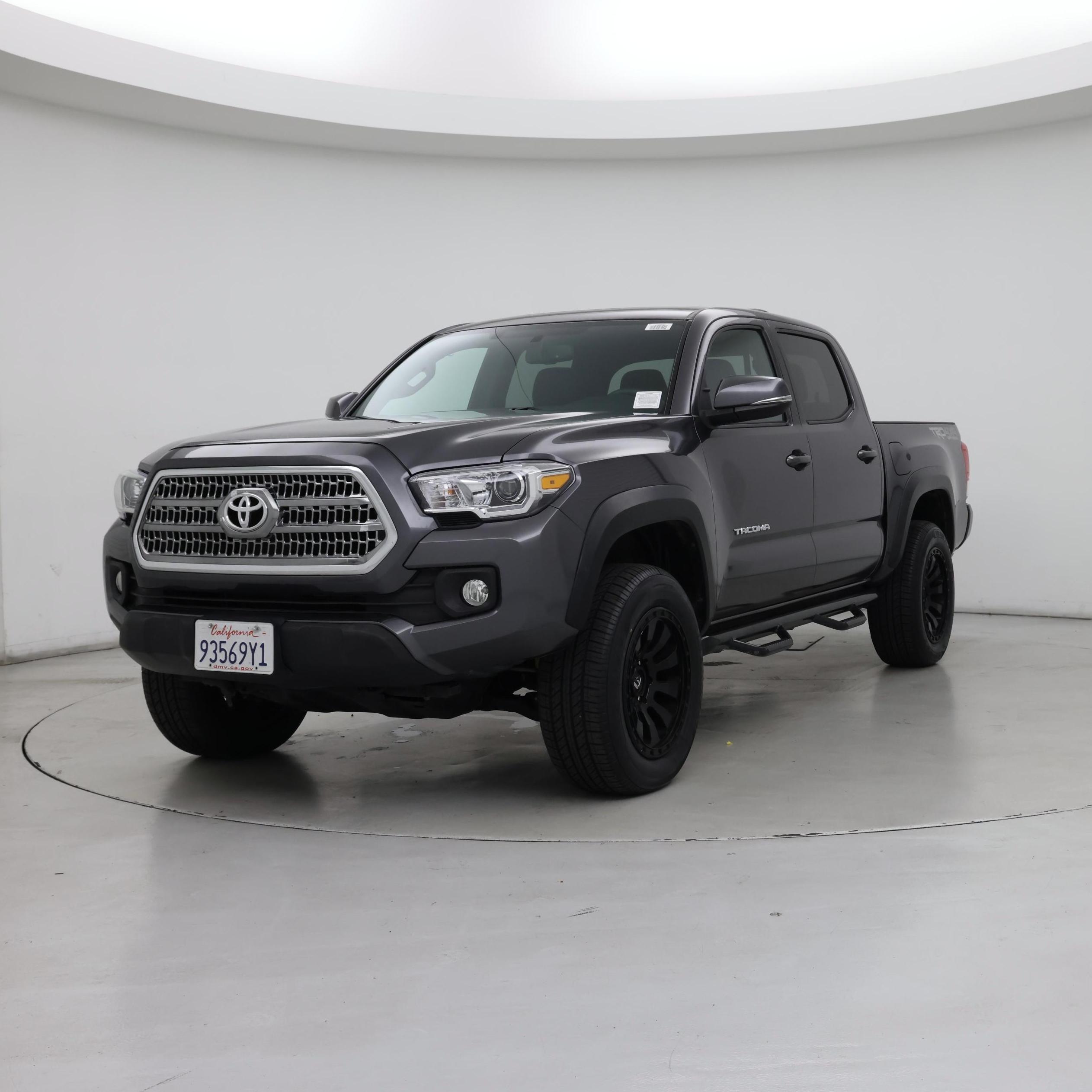 Thumbnail: 2016 Toyota Tacoma - 4