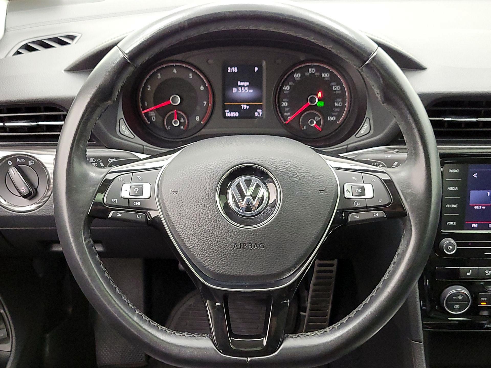 Thumbnail: 2020 Volkswagen Passat - 10