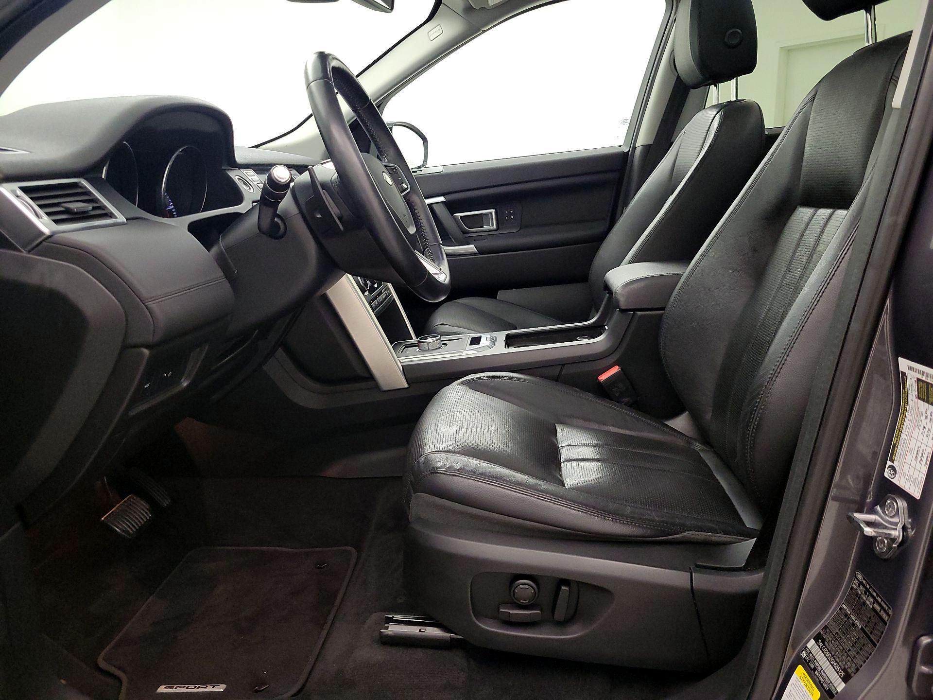 Thumbnail: 2016 Land Rover Discovery Sport - 11