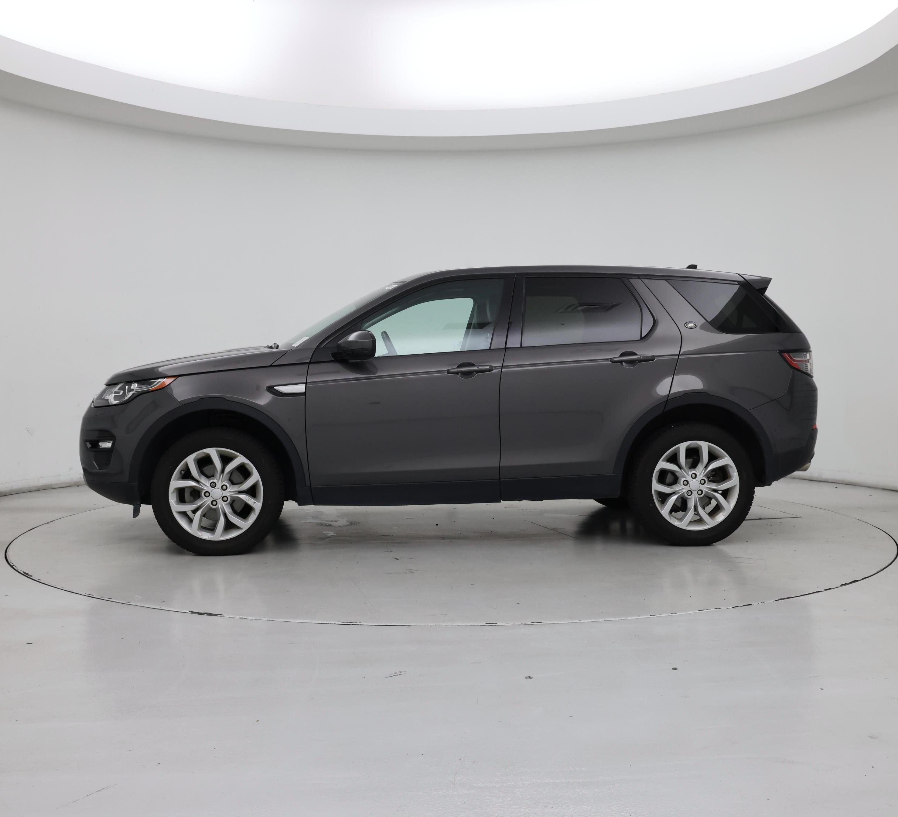 Thumbnail: 2016 Land Rover Discovery Sport - 3