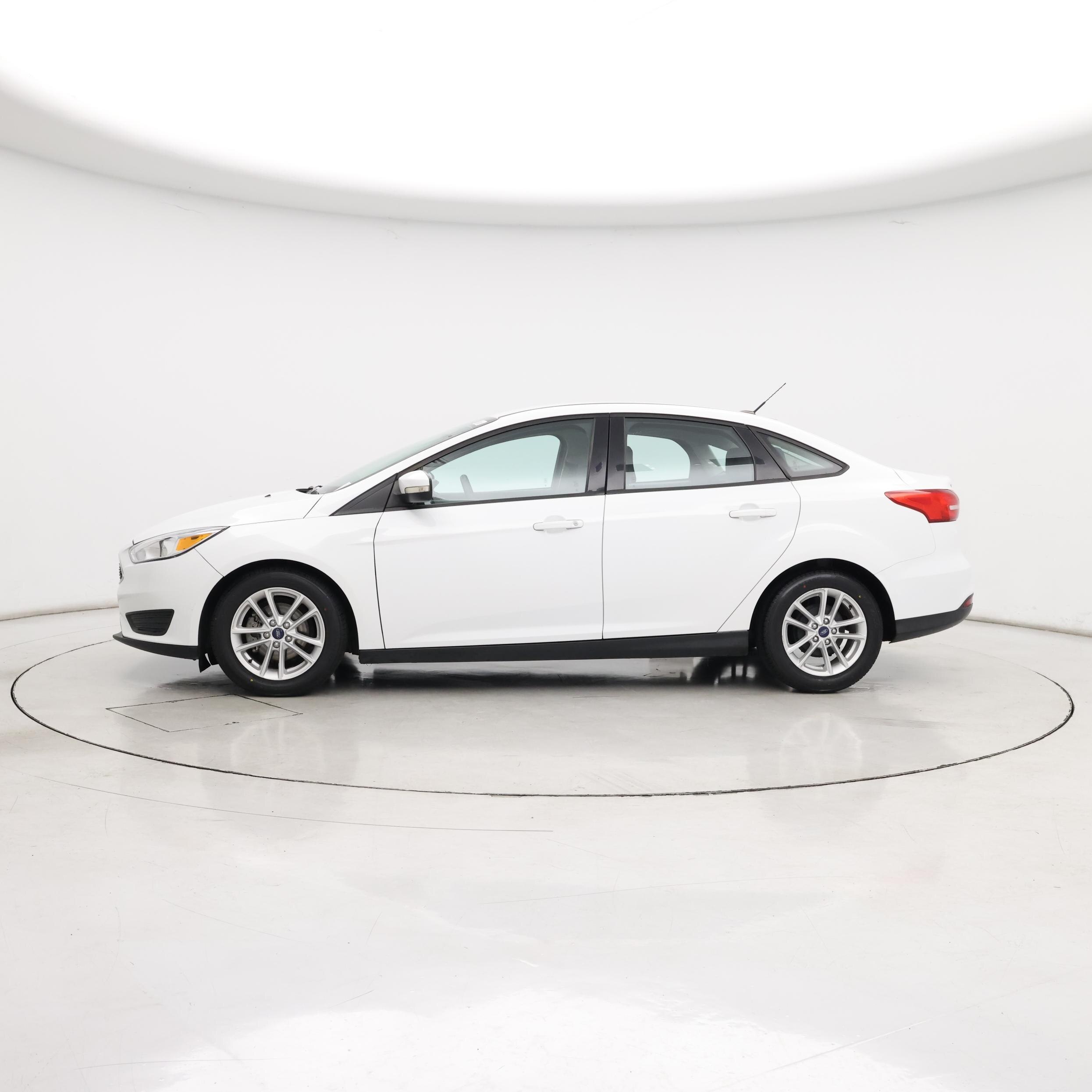 Thumbnail: 2017 Ford Focus - 3