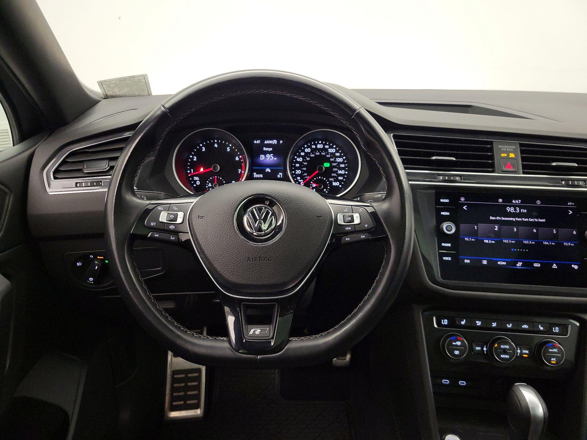 Thumbnail: 2021 Volkswagen Tiguan - 10