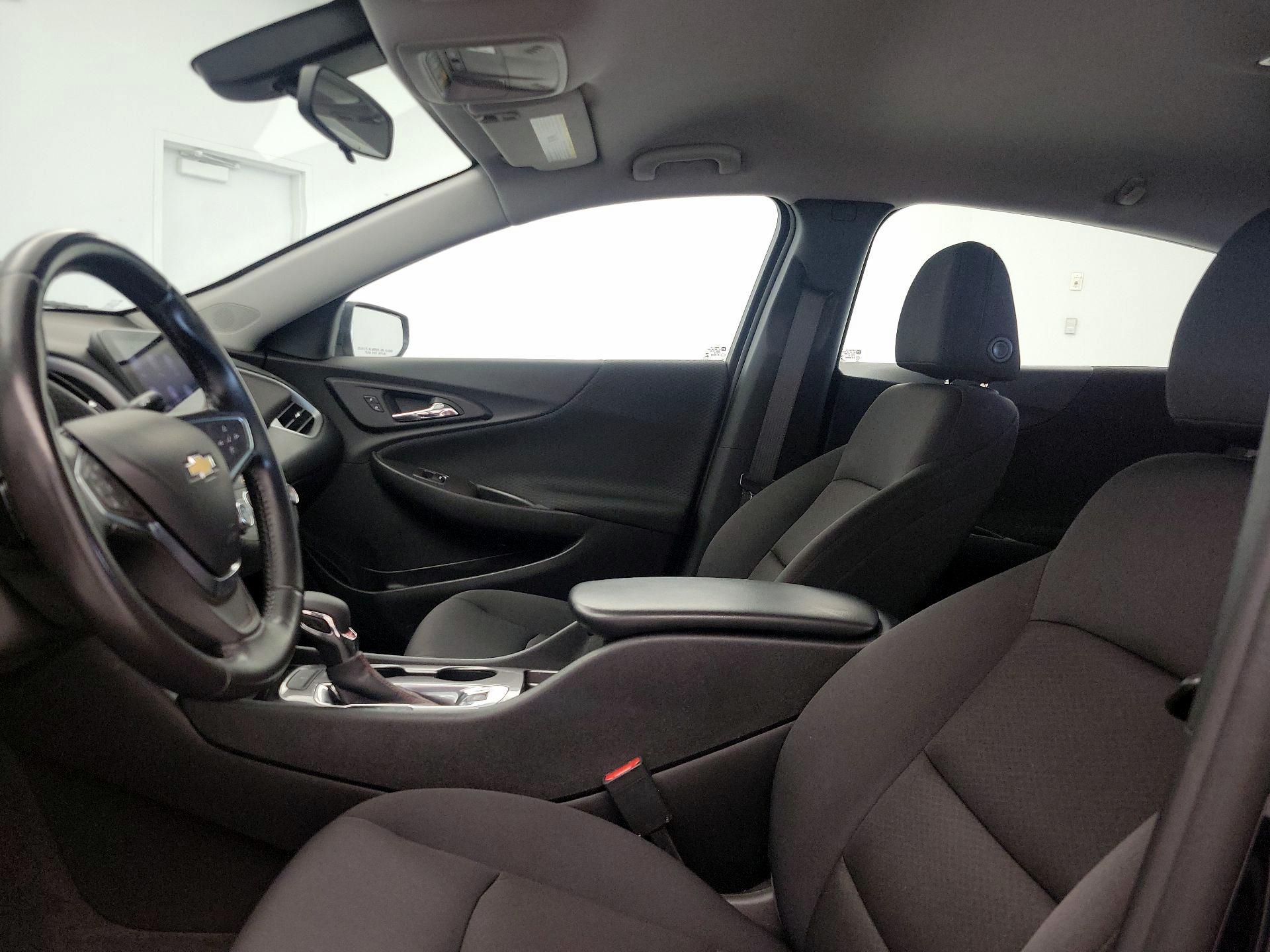 Thumbnail: 2022 Chevrolet Malibu - 11