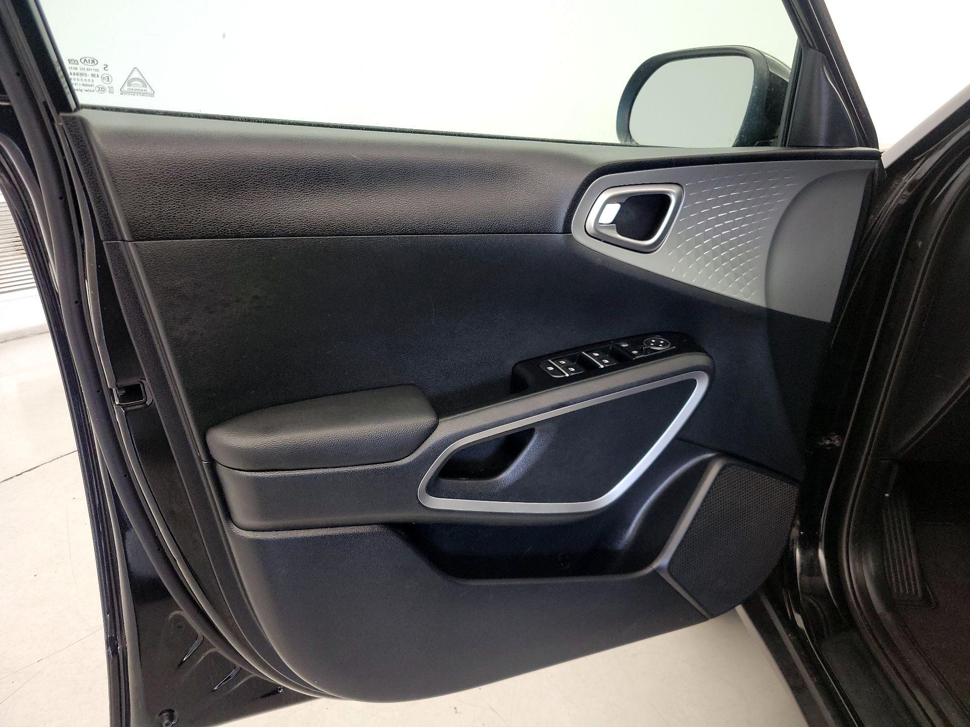 Thumbnail: 2020 Kia Soul - 12