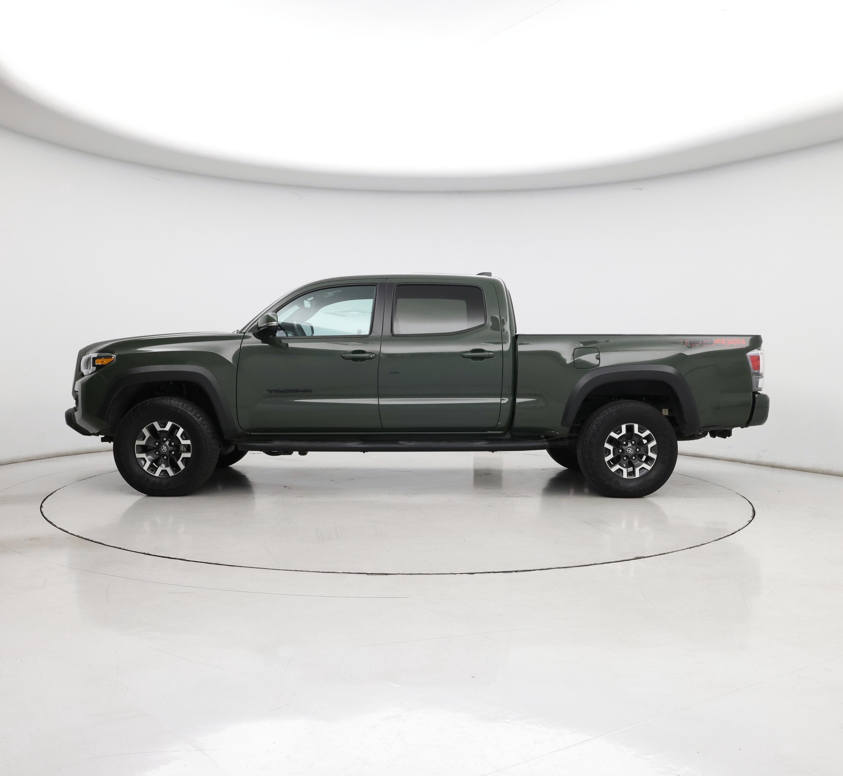 Thumbnail: 2022 Toyota Tacoma - 3
