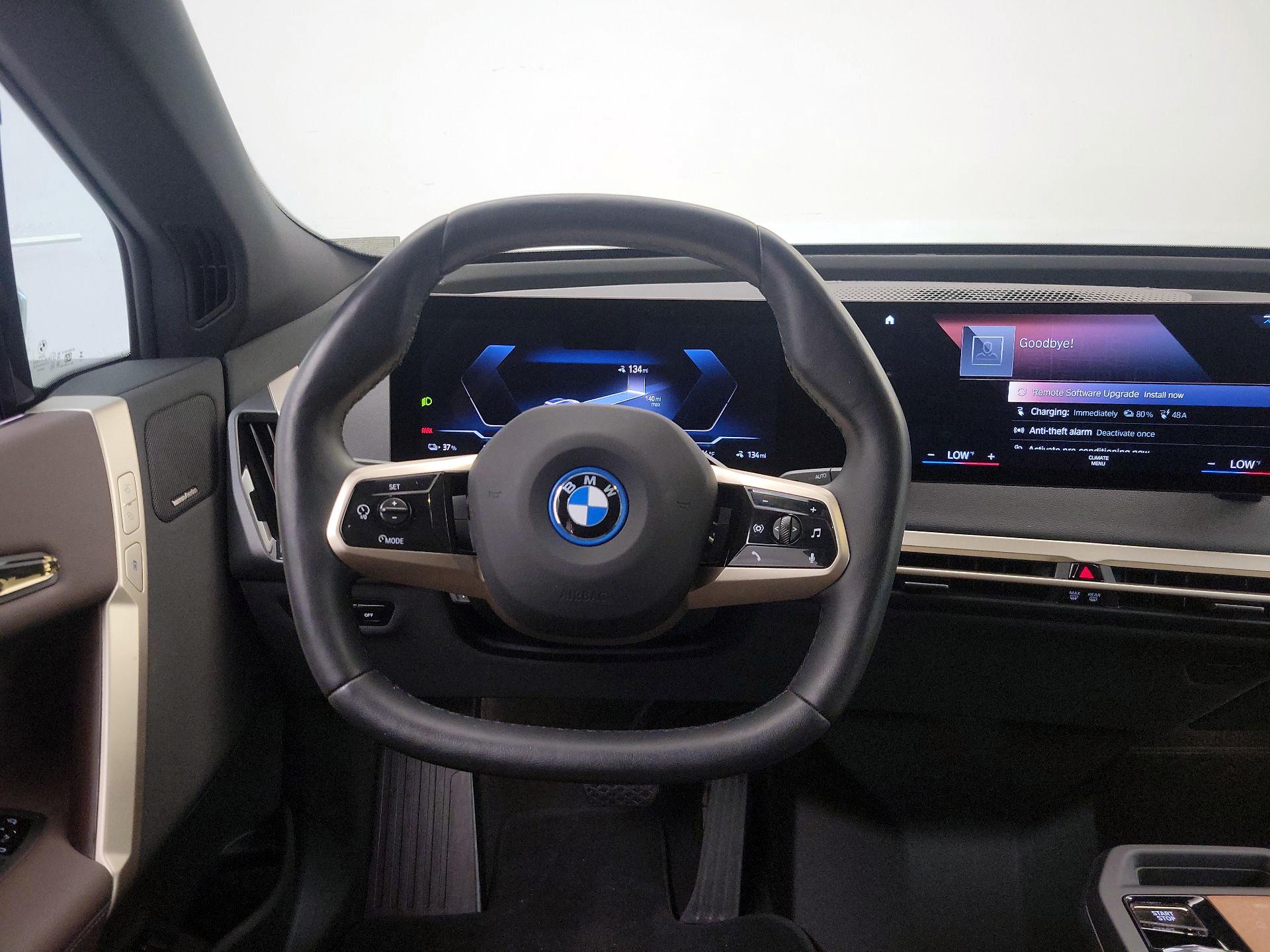Thumbnail: 2023 BMW iX - 10