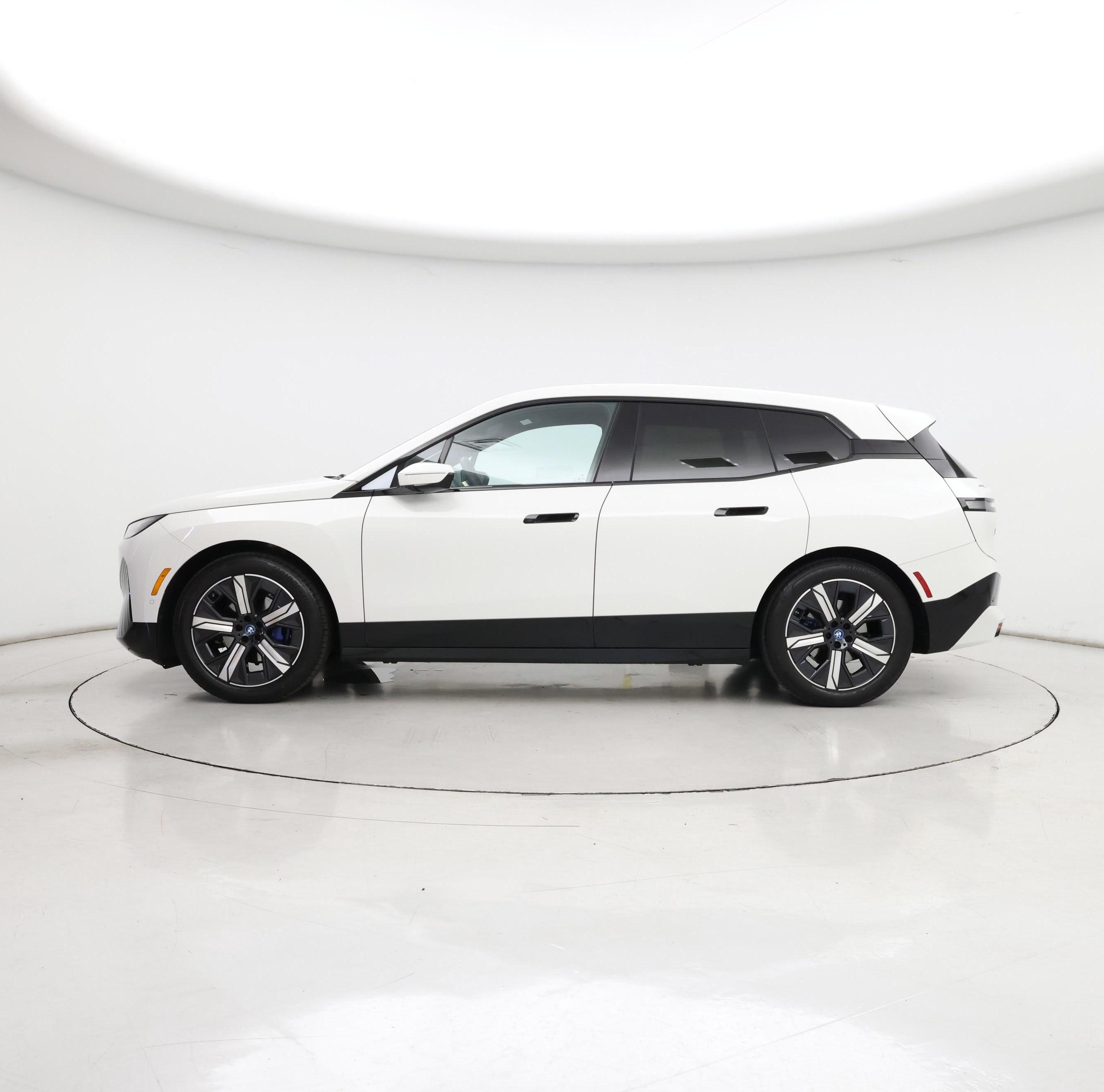 Thumbnail: 2023 BMW iX - 3