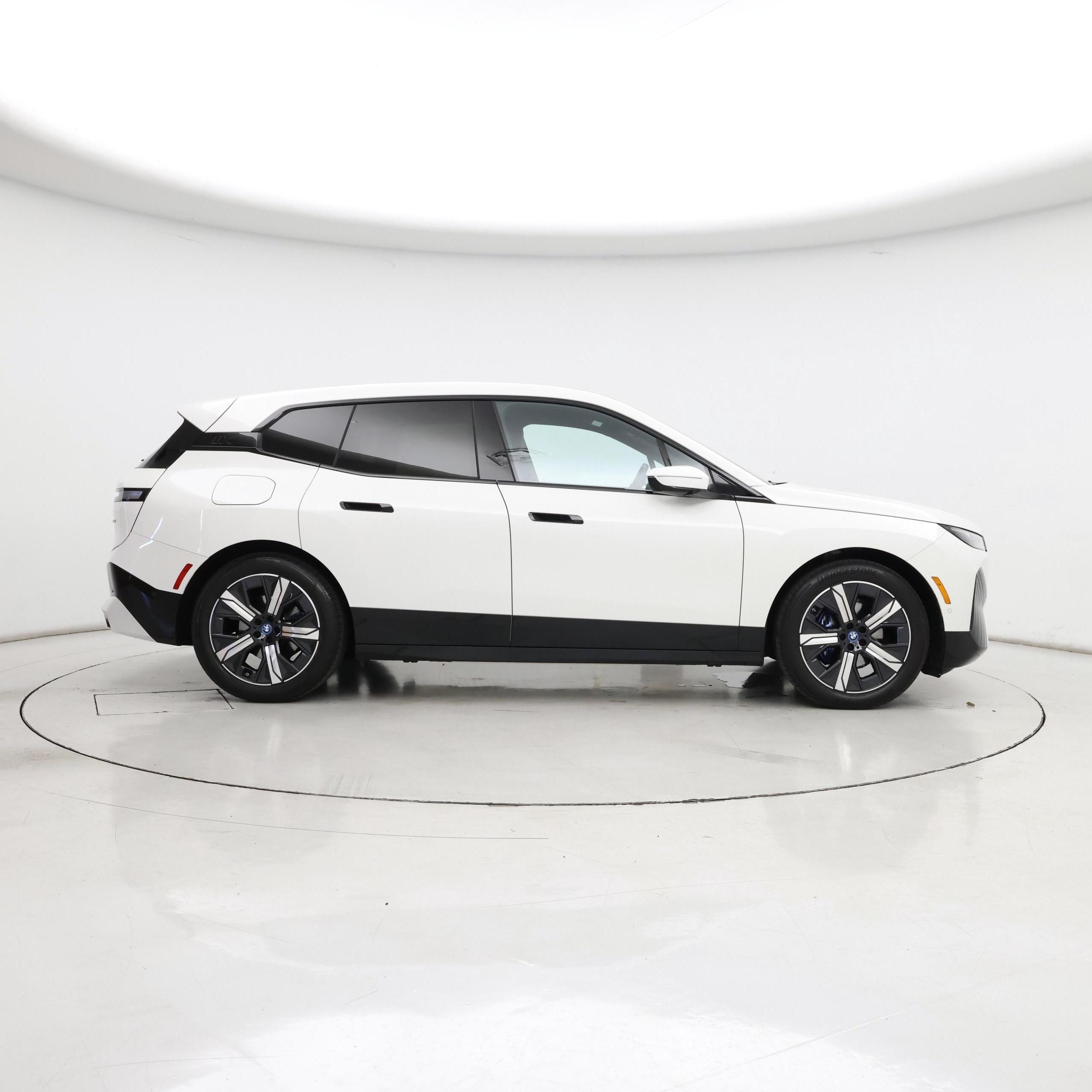 Thumbnail: 2023 BMW iX - 7