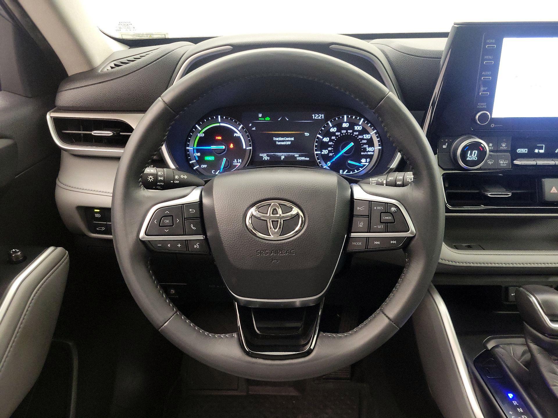 Thumbnail: 2020 Toyota Highlander - 10