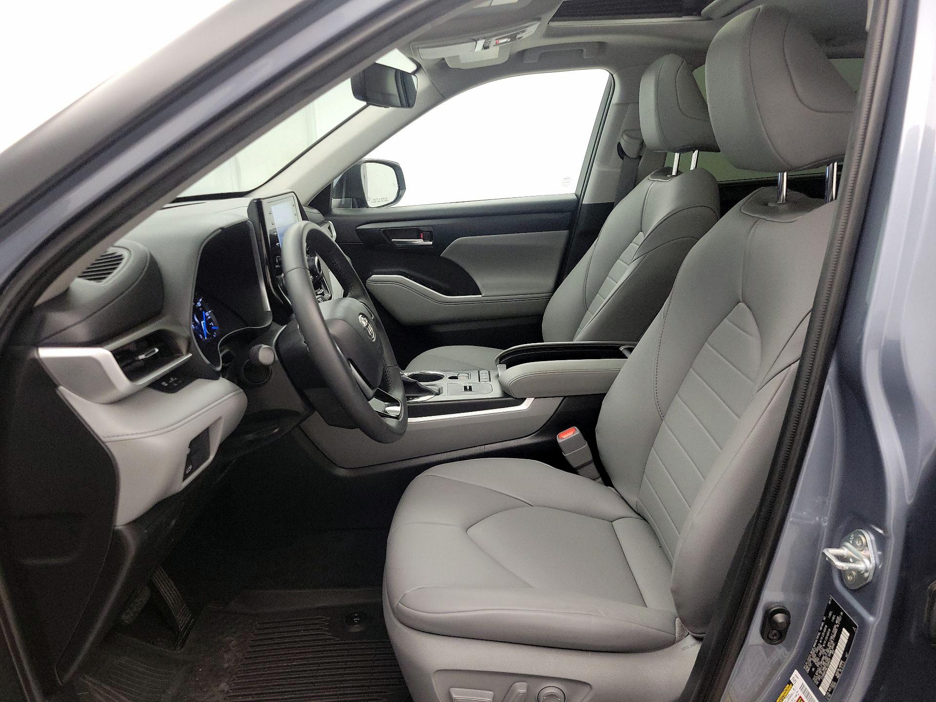 Thumbnail: 2020 Toyota Highlander - 11
