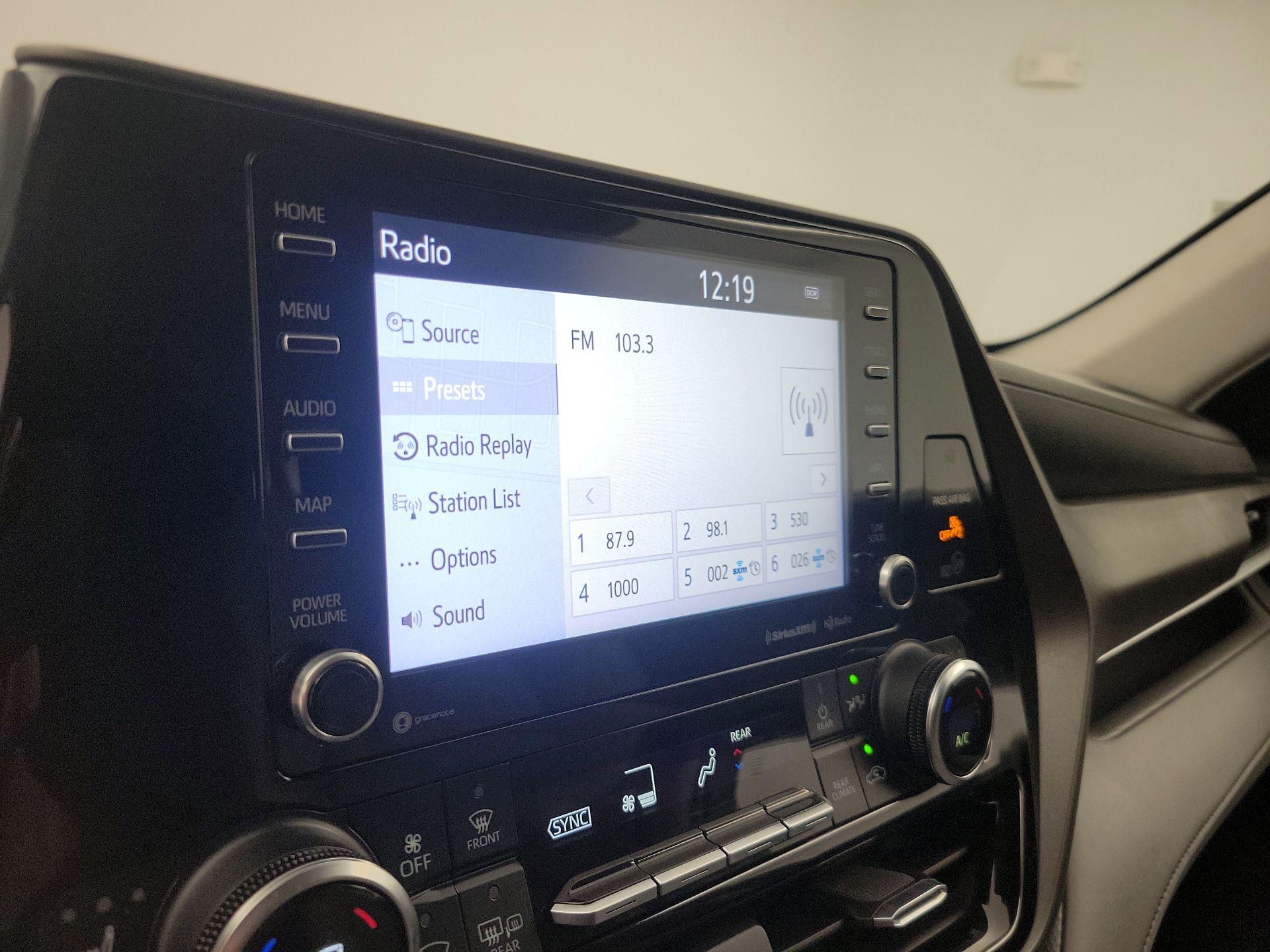 Thumbnail: 2020 Toyota Highlander - 16
