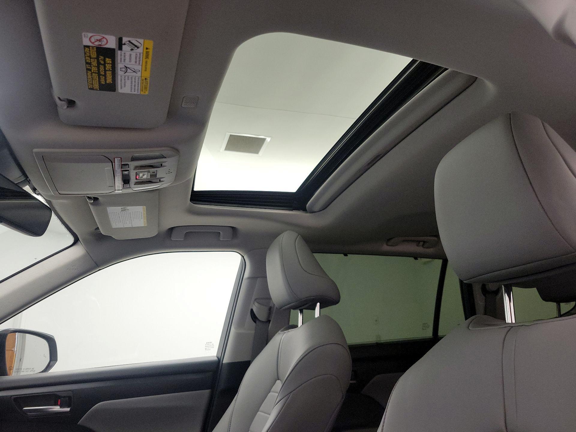 Thumbnail: 2020 Toyota Highlander - 20