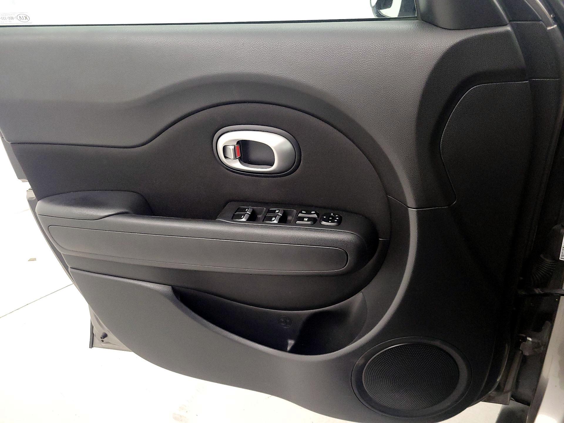 Thumbnail: 2017 Kia Soul - 12