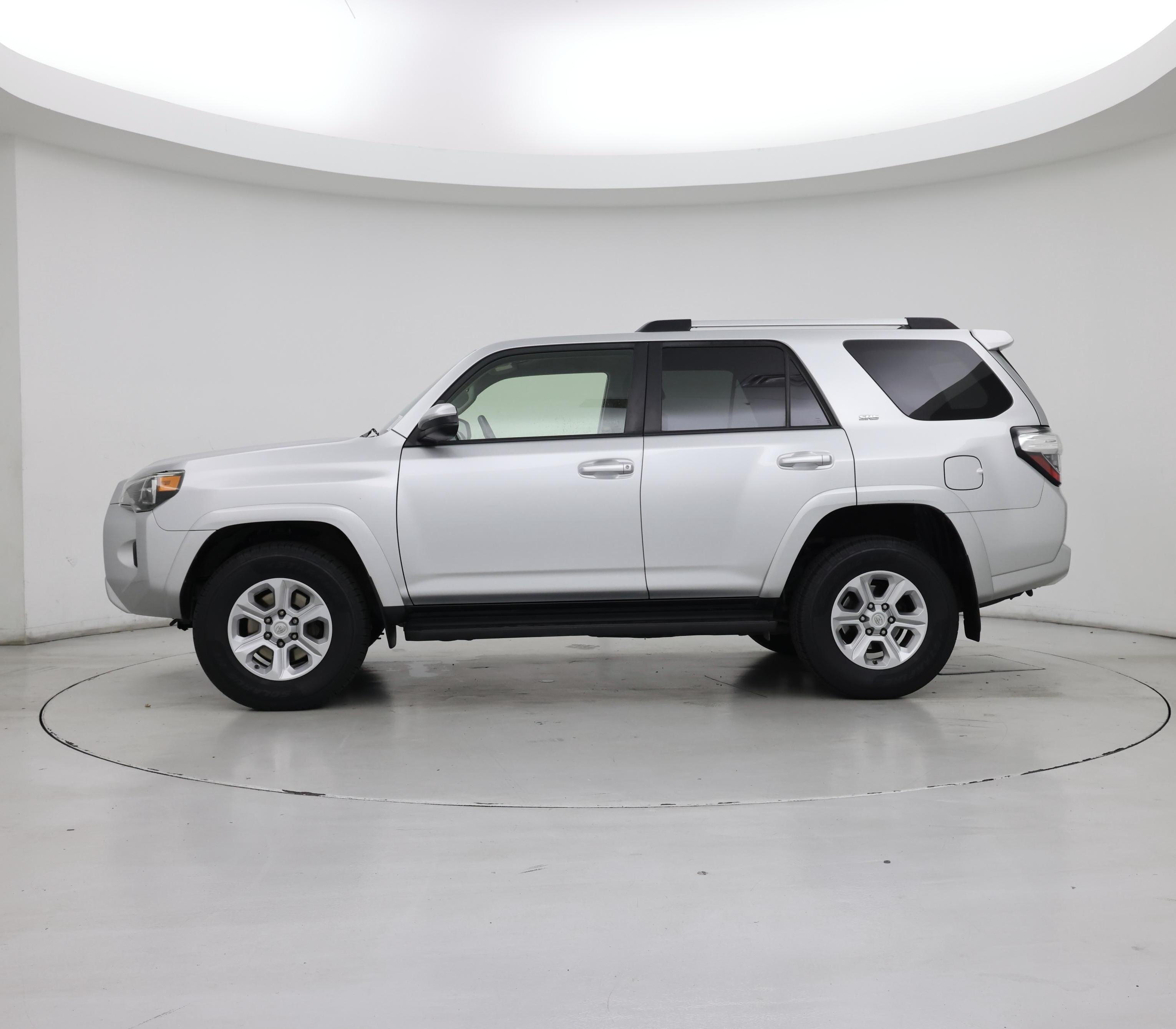 Thumbnail: 2019 Toyota 4Runner - 3
