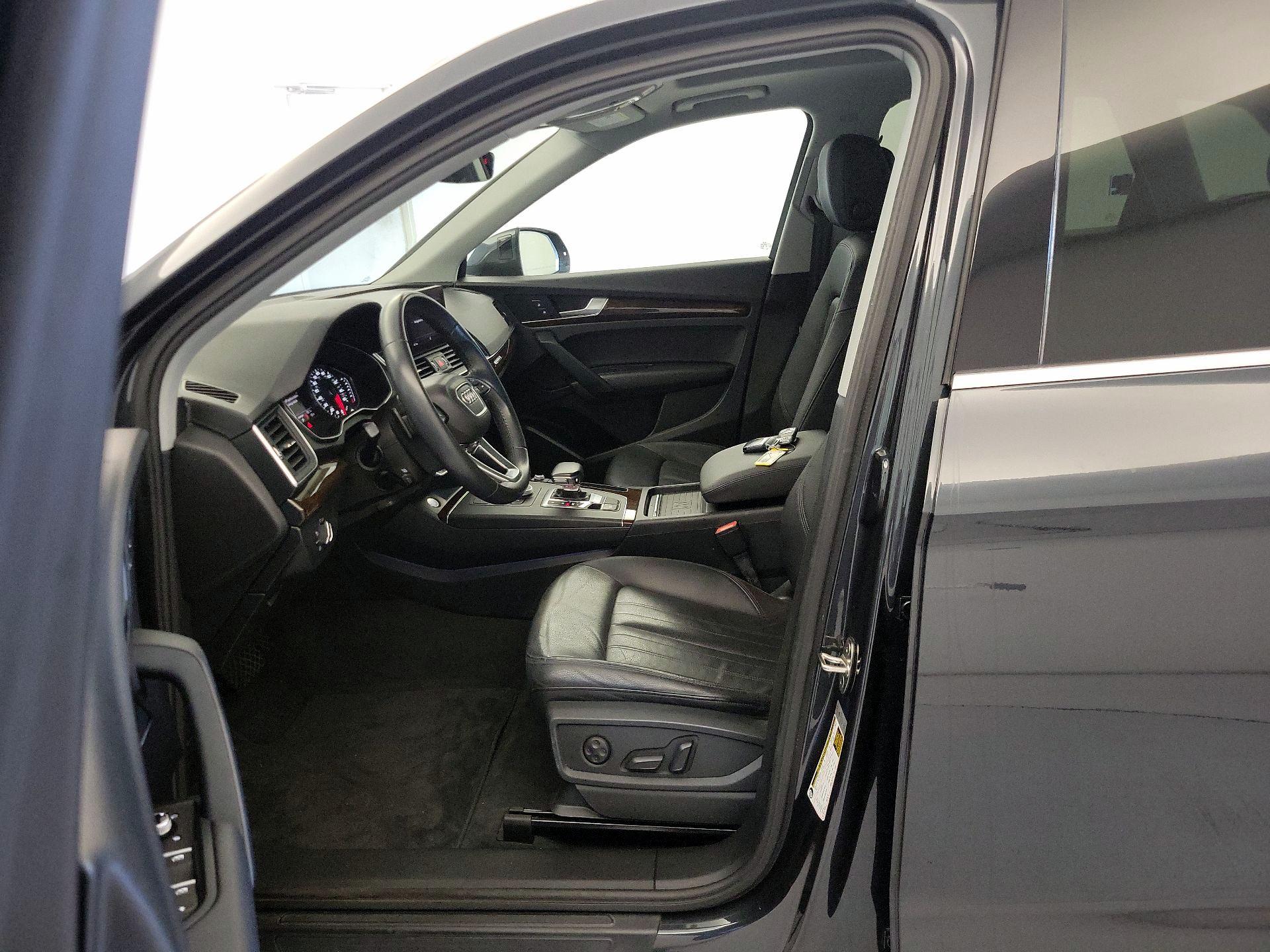 Thumbnail: 2020 Audi Q5 - 11