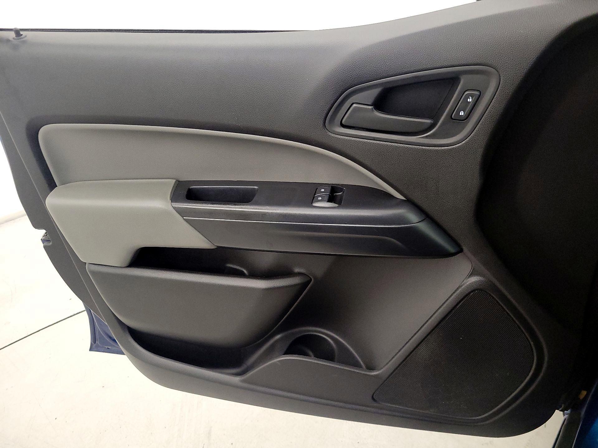 Thumbnail: 2019 Chevrolet Colorado - 12