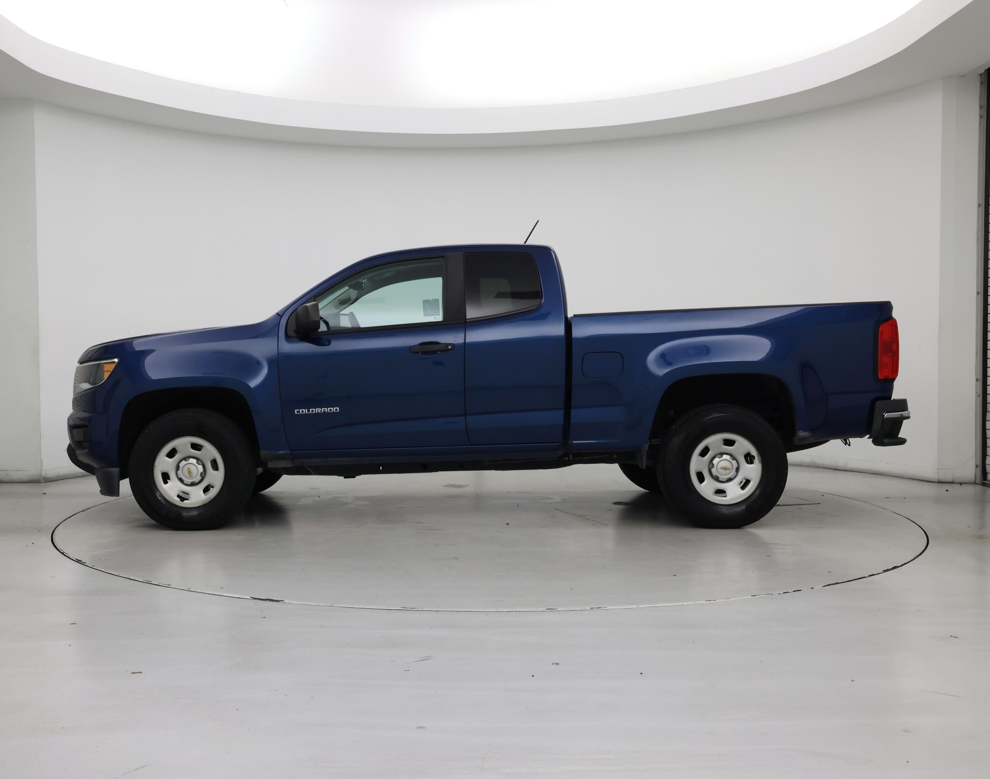 Thumbnail: 2019 Chevrolet Colorado - 3