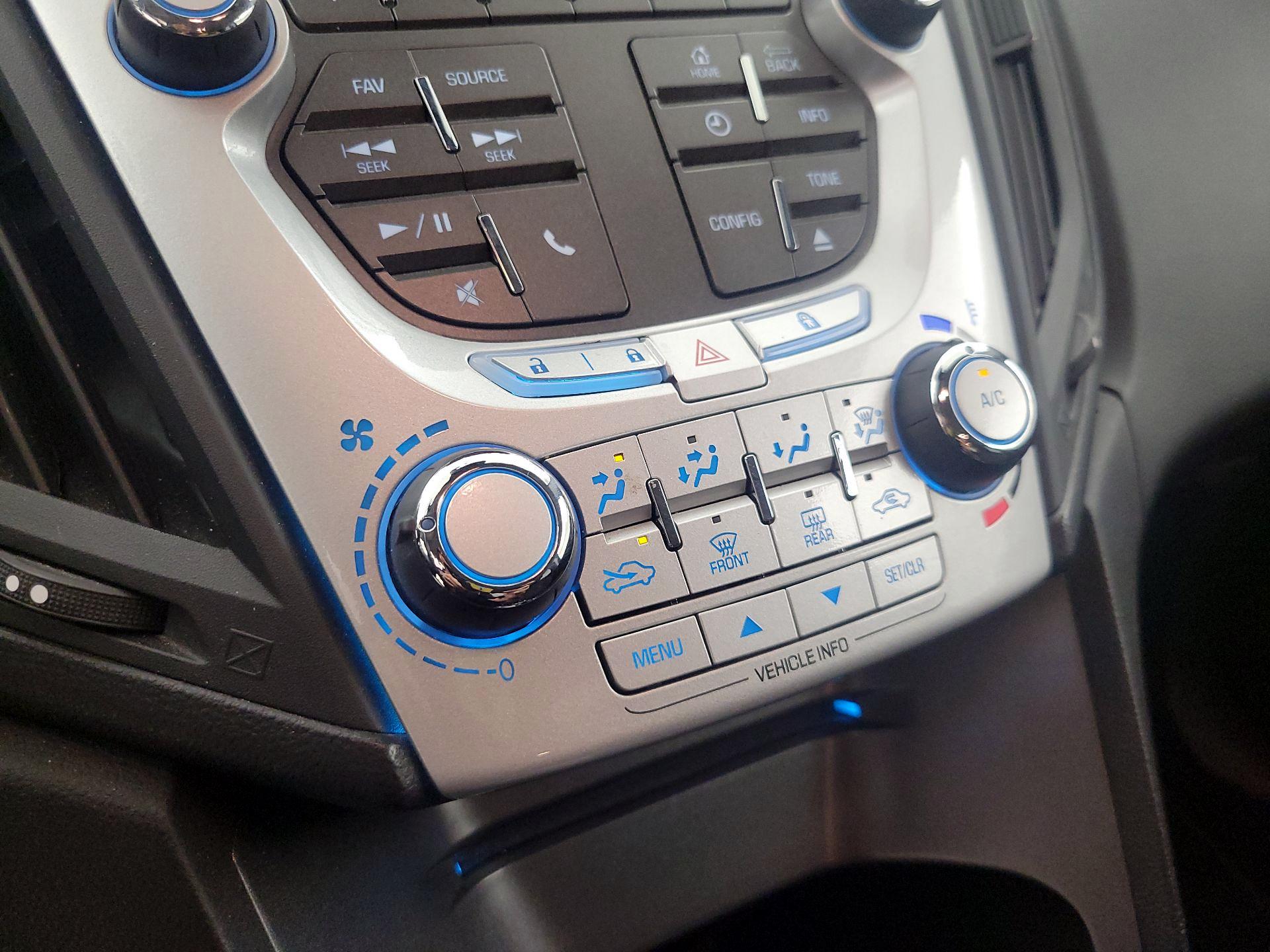 Thumbnail: 2015 Chevrolet Equinox - 16