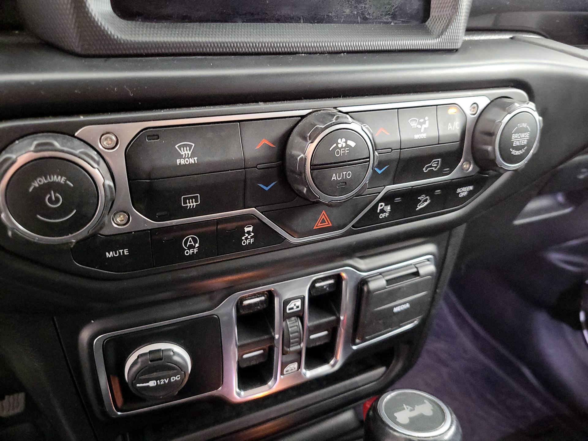 Thumbnail: 2020 Jeep Wrangler - 16