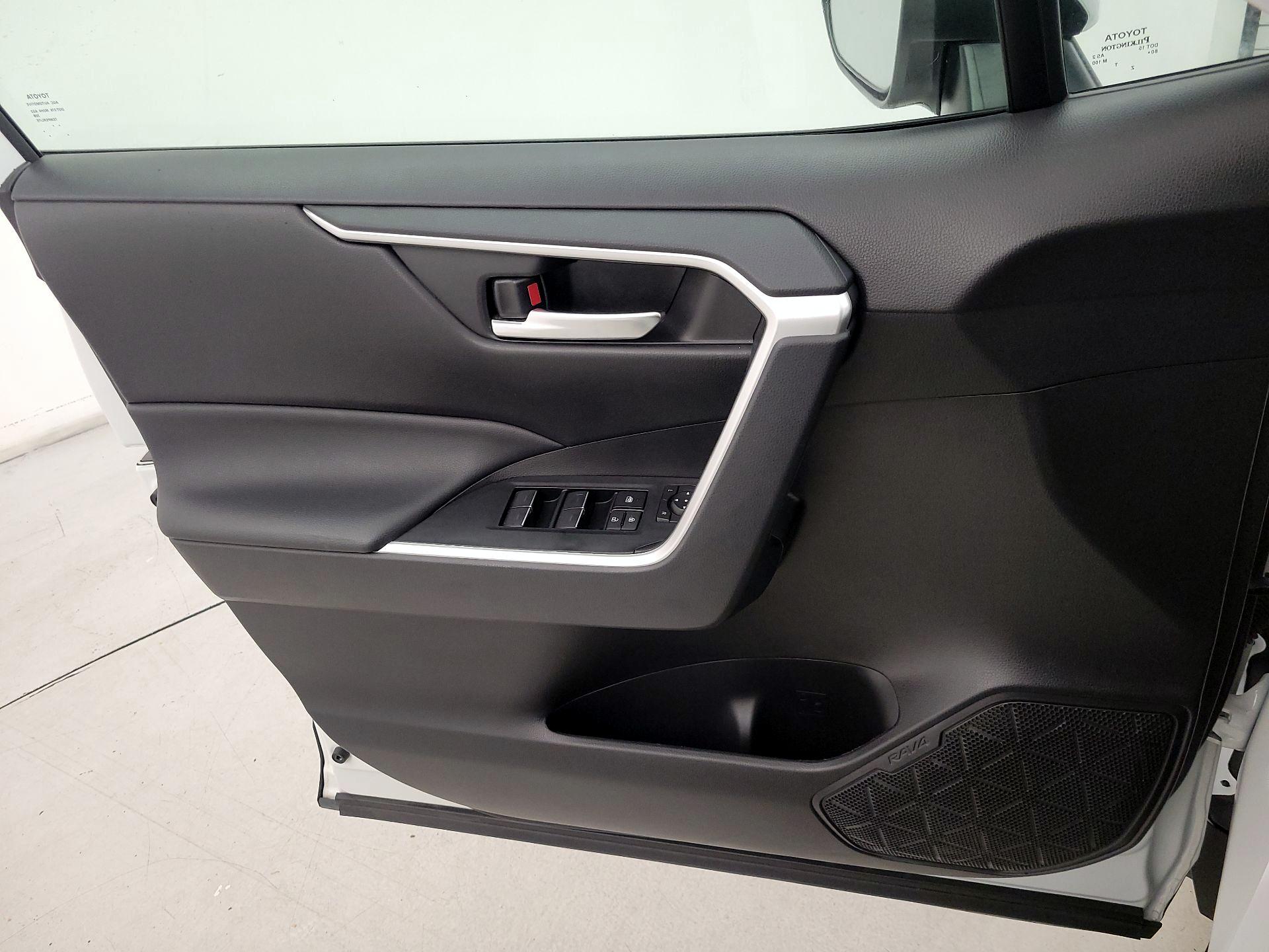 Thumbnail: 2023 Toyota RAV4 - 12