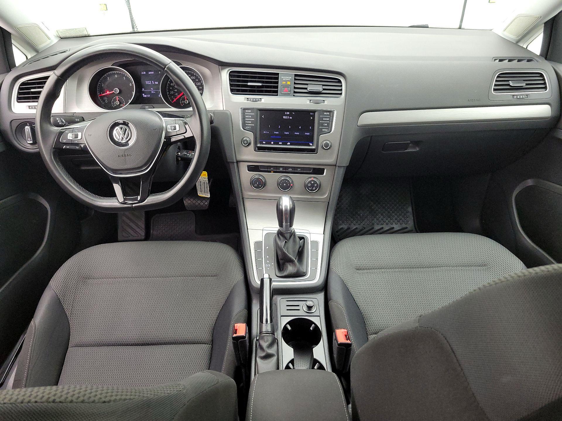Thumbnail: 2017 Volkswagen Golf - 9