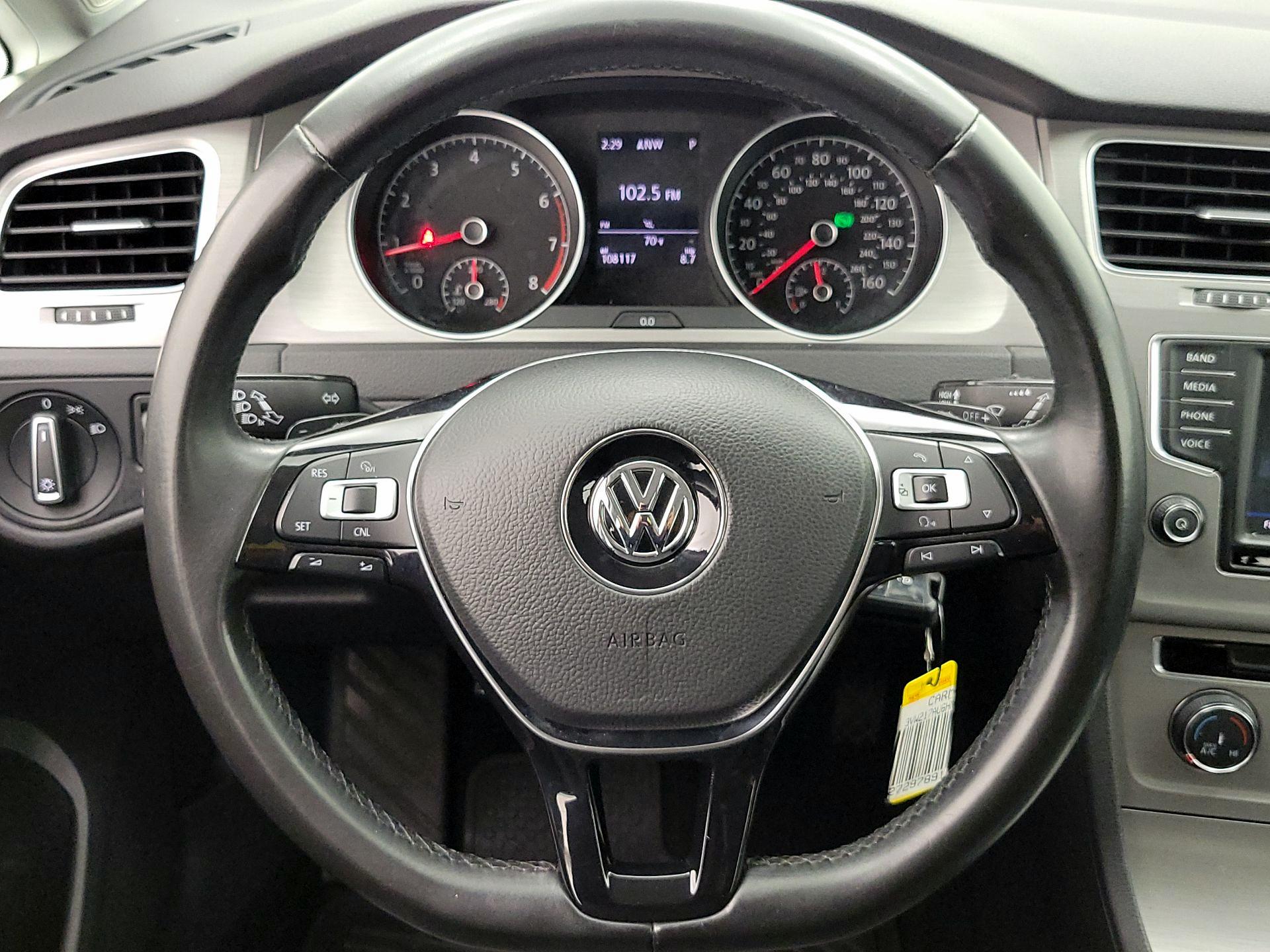Thumbnail: 2017 Volkswagen Golf - 10