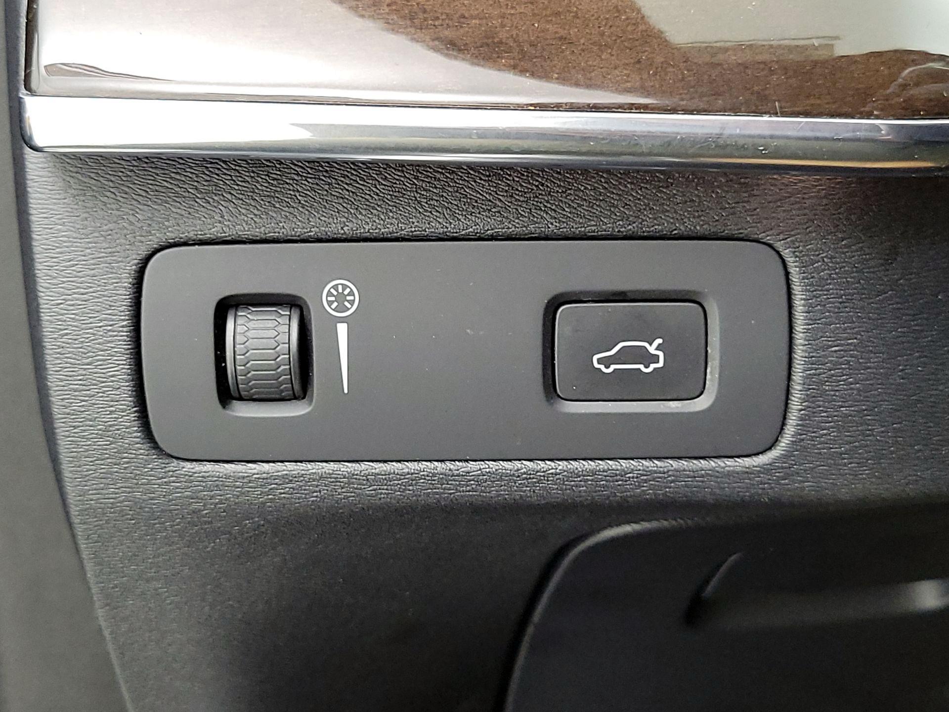 Thumbnail: 2017 Volvo XC90 - 13