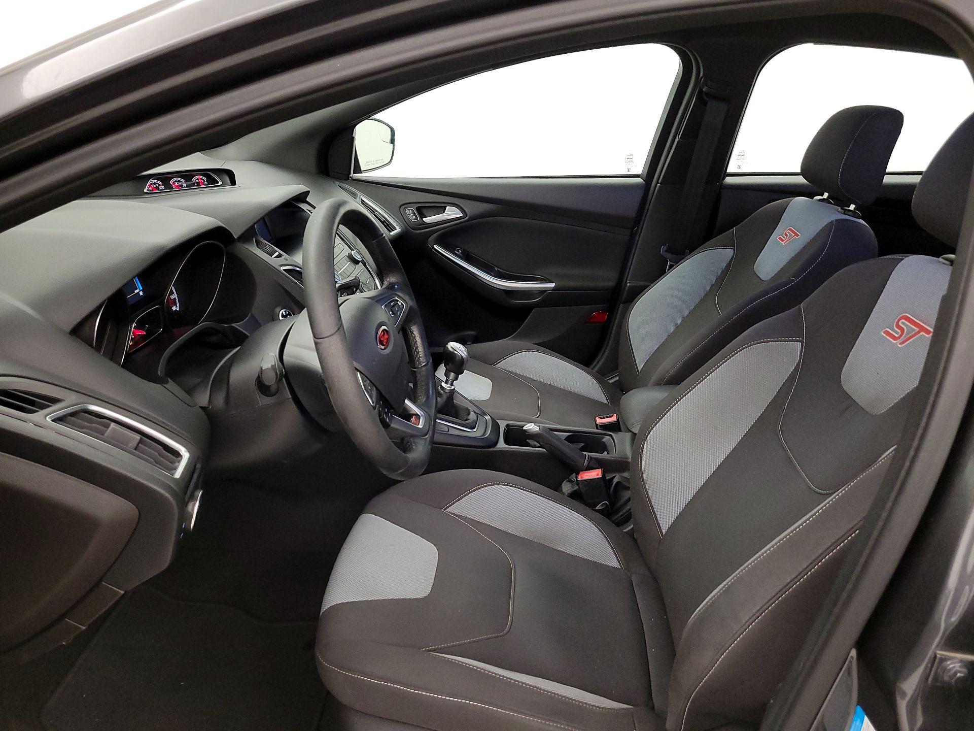 Thumbnail: 2016 Ford Focus - 11