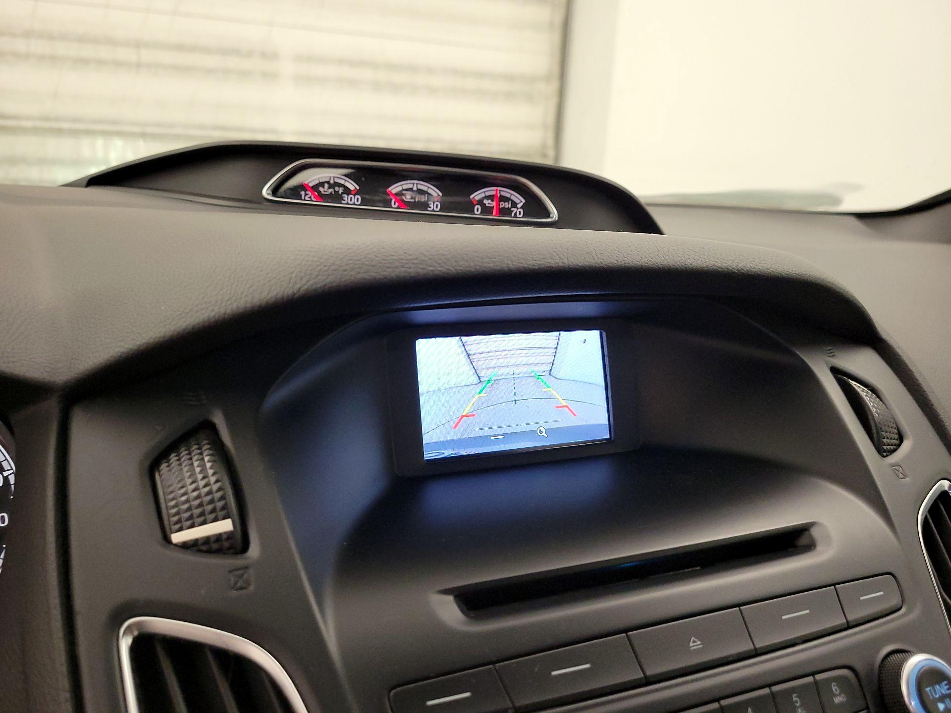 Thumbnail: 2016 Ford Focus - 14
