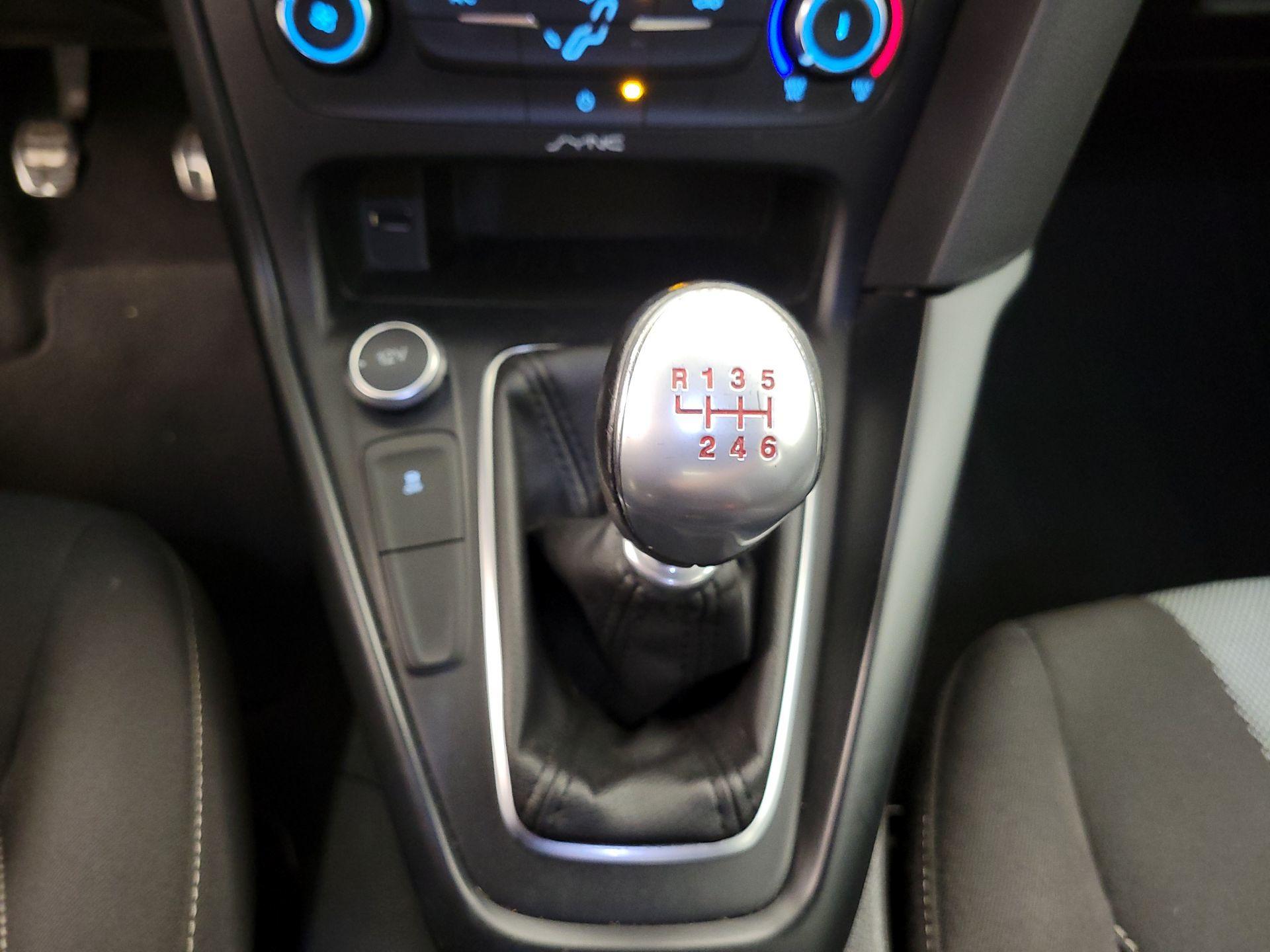 Thumbnail: 2016 Ford Focus - 17