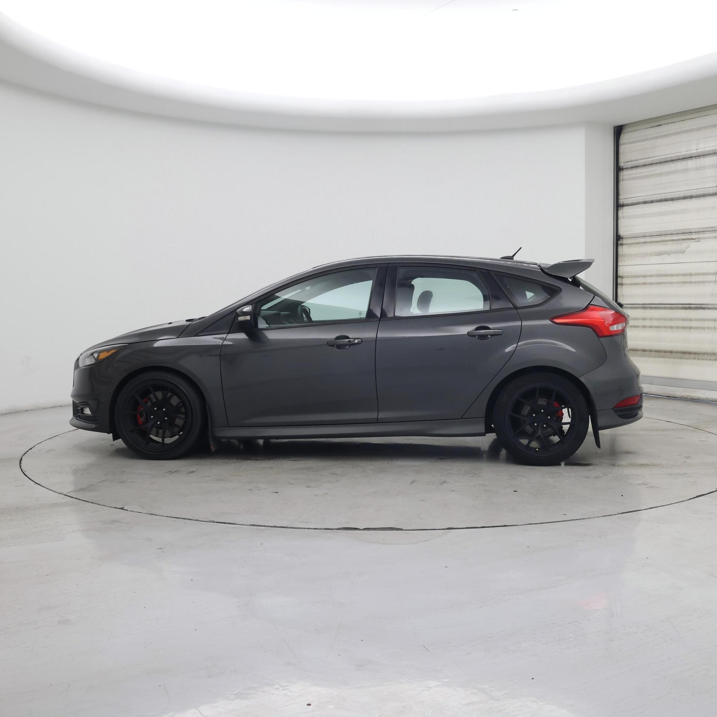 Thumbnail: 2016 Ford Focus - 3