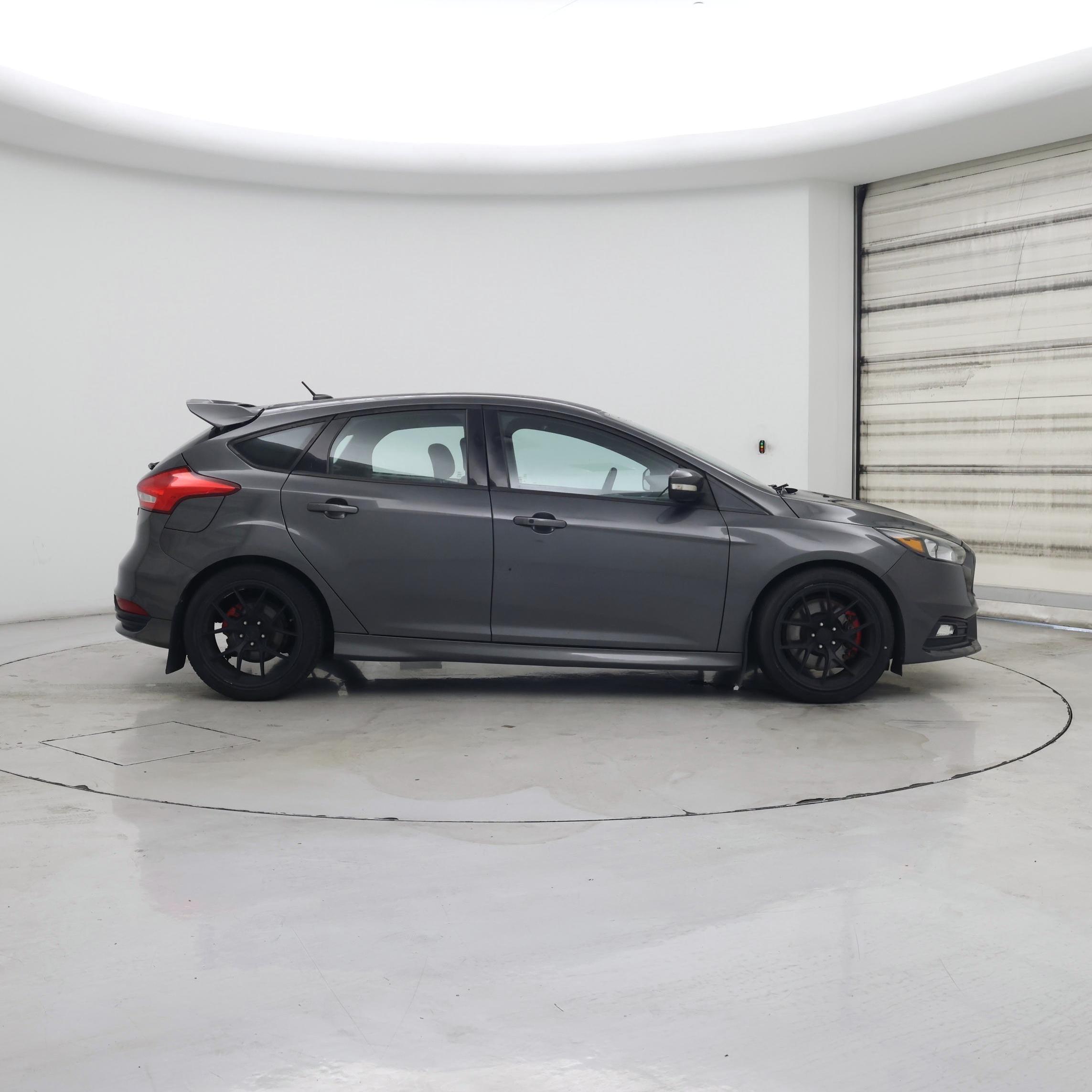 Thumbnail: 2016 Ford Focus - 7