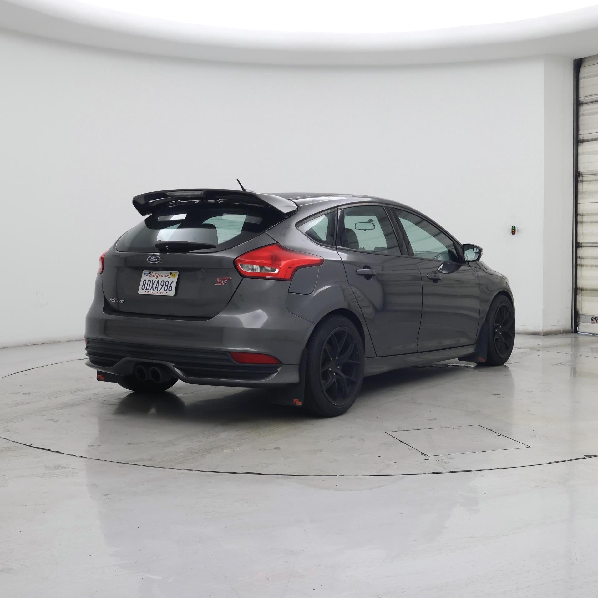 Thumbnail: 2016 Ford Focus - 8