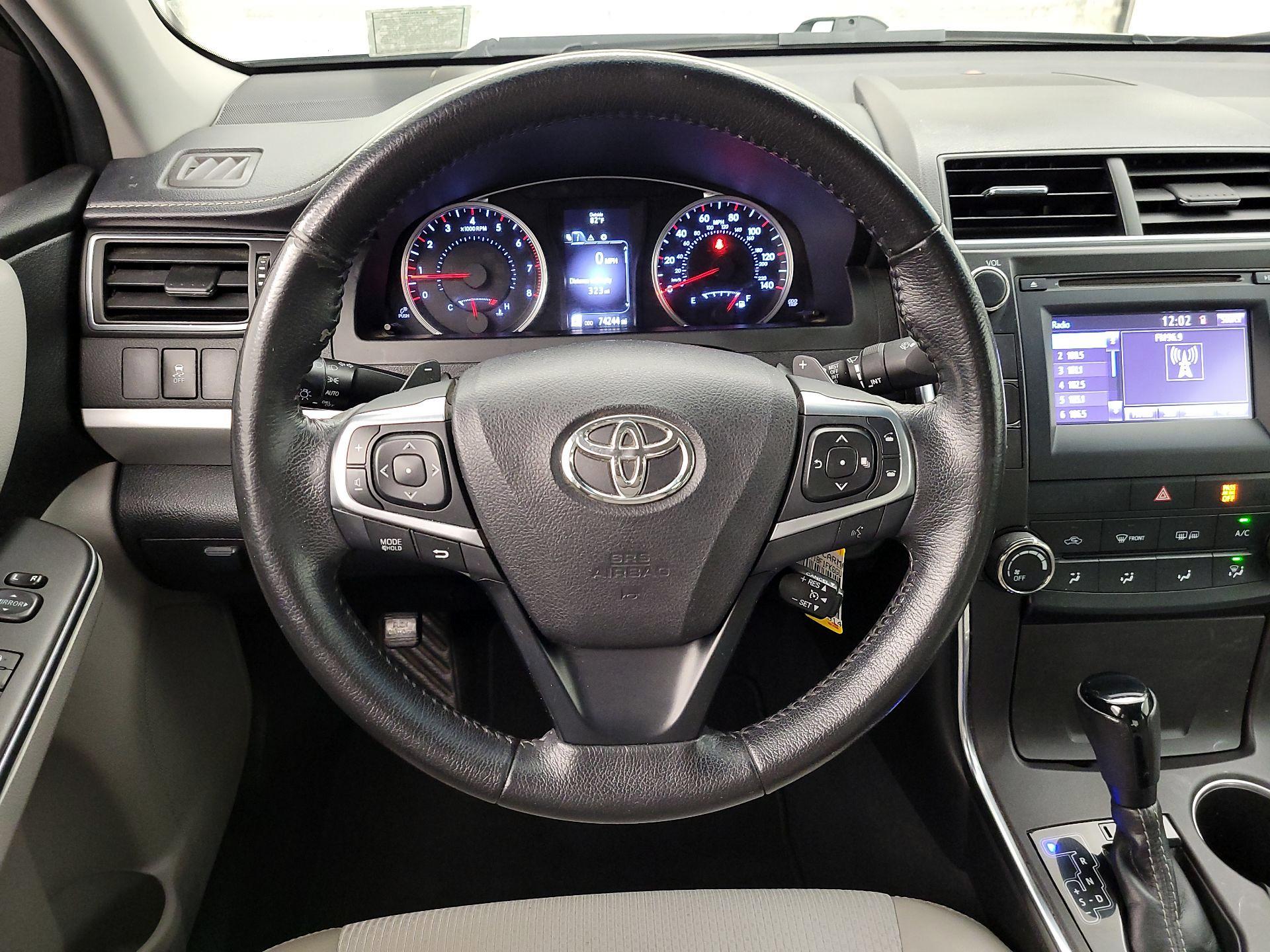 Thumbnail: 2016 Toyota Camry - 10