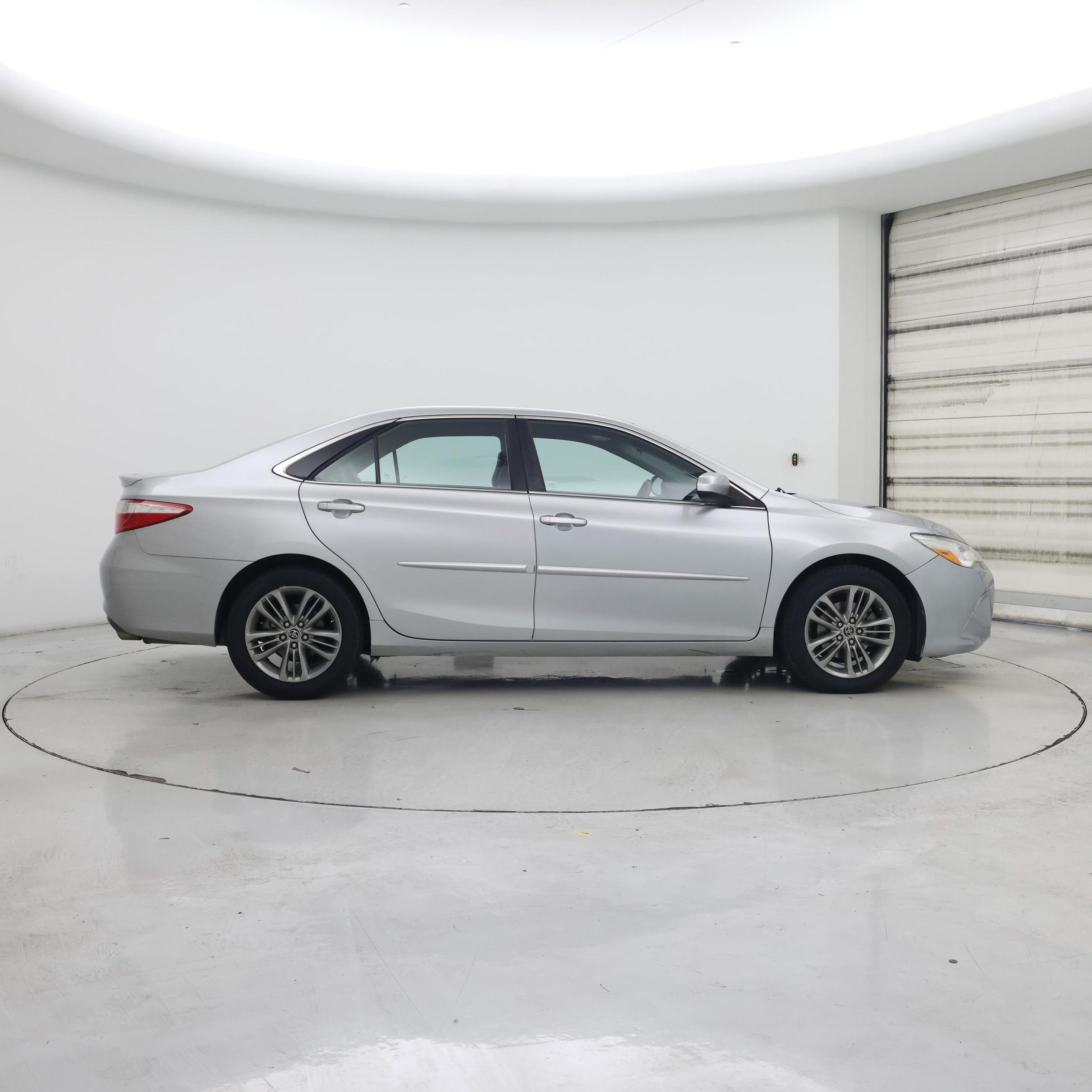 Thumbnail: 2016 Toyota Camry - 7