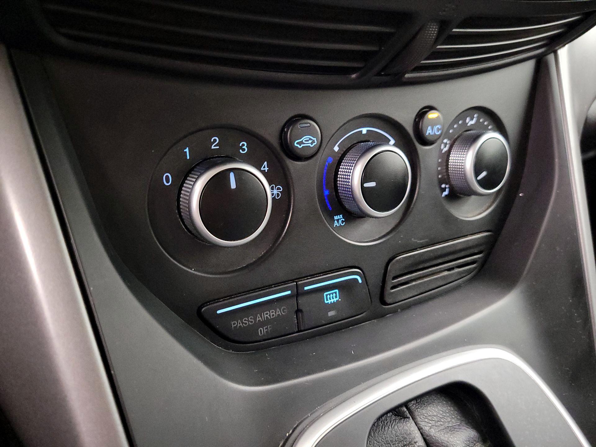 Thumbnail: 2014 Ford Escape - 16