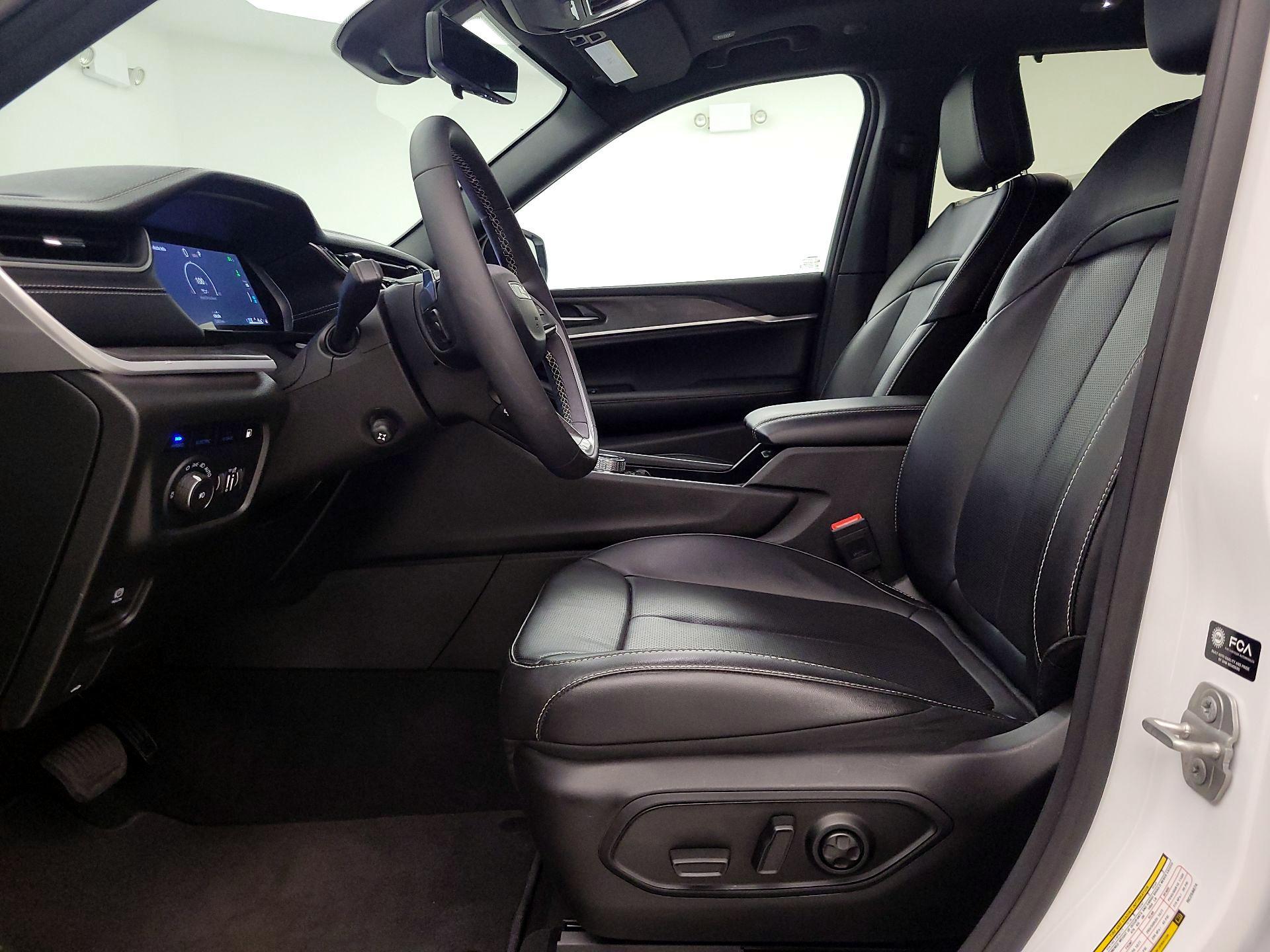 Thumbnail: 2024 Jeep Grand Cherokee - 11