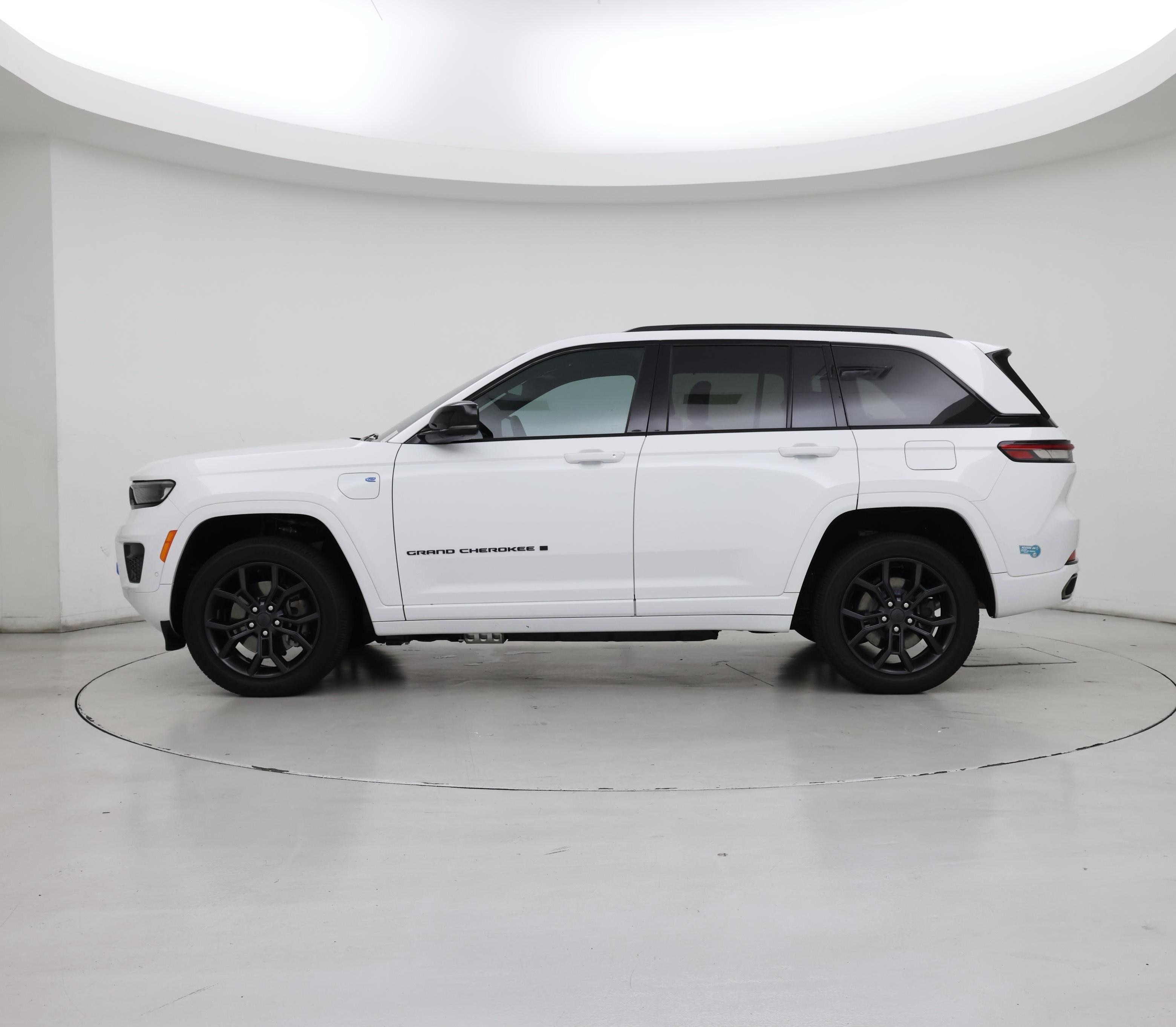 Thumbnail: 2024 Jeep Grand Cherokee - 3