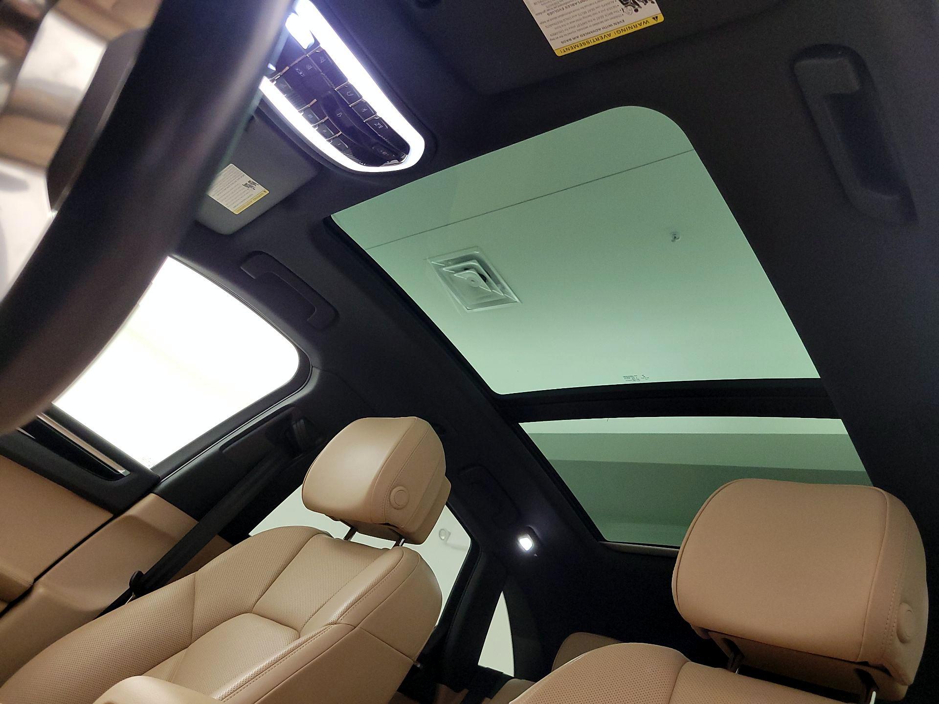 Thumbnail: 2020 Porsche Macan - 20