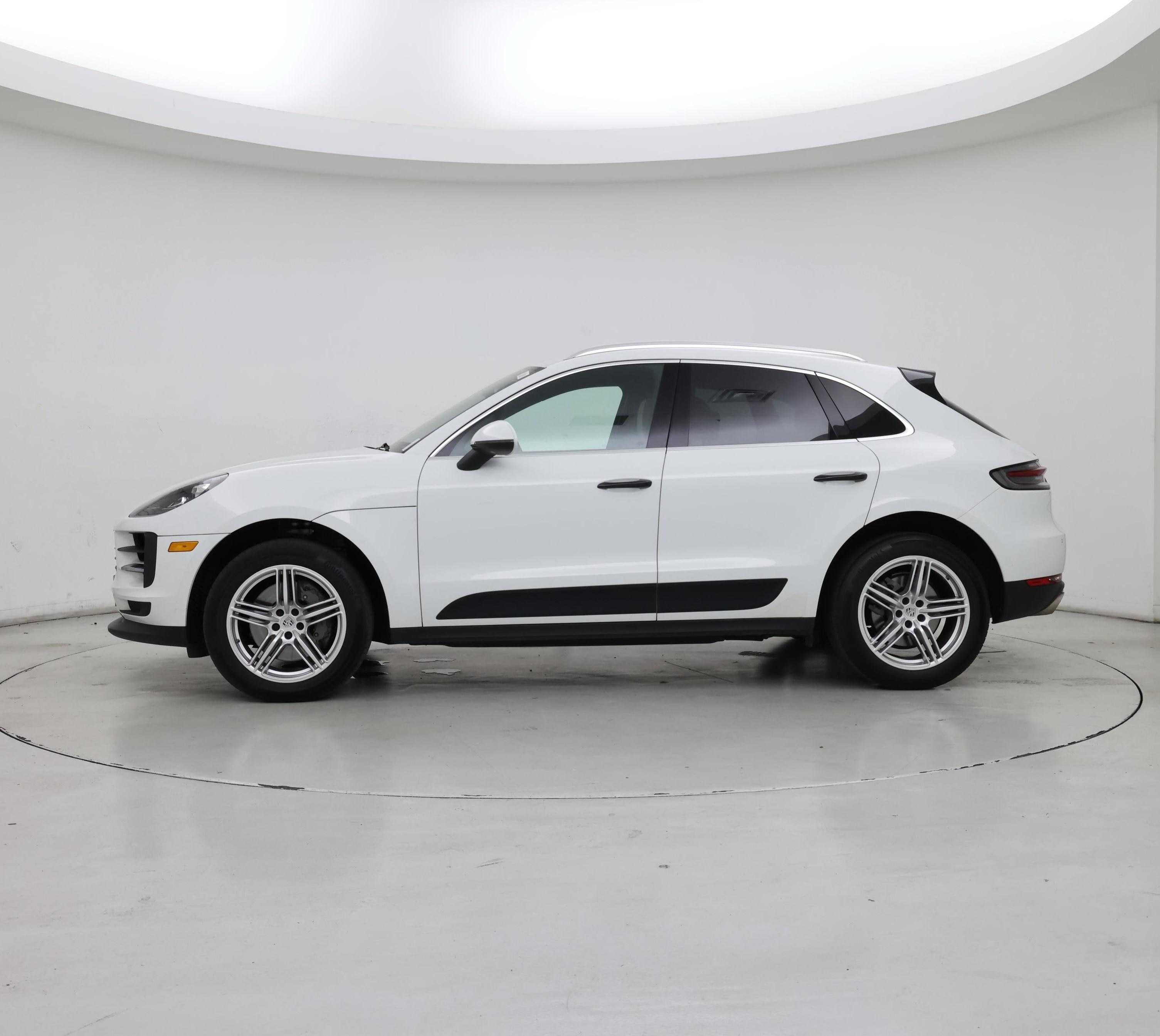 Thumbnail: 2020 Porsche Macan - 3