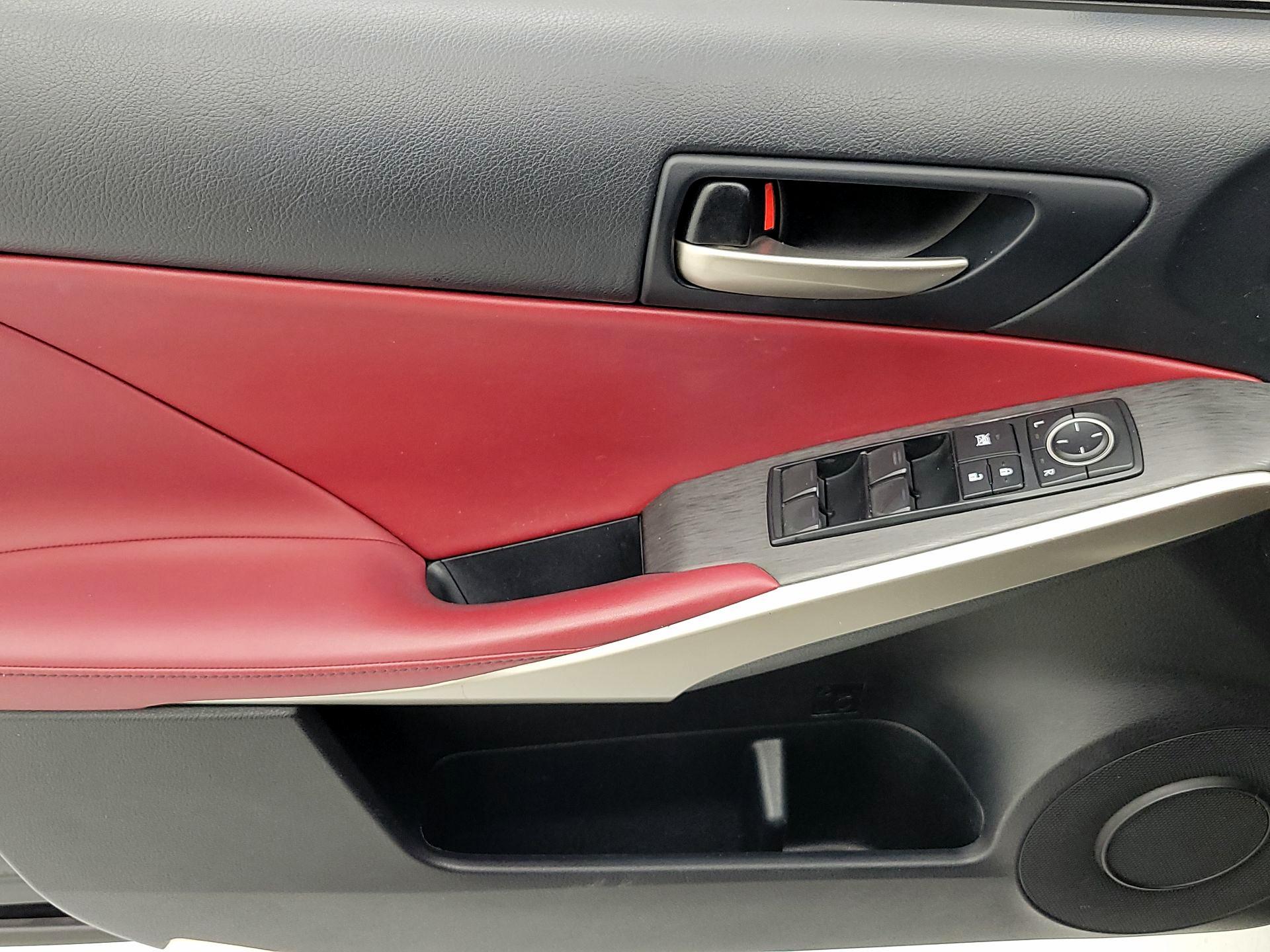 Thumbnail: 2019 Lexus IS - 12